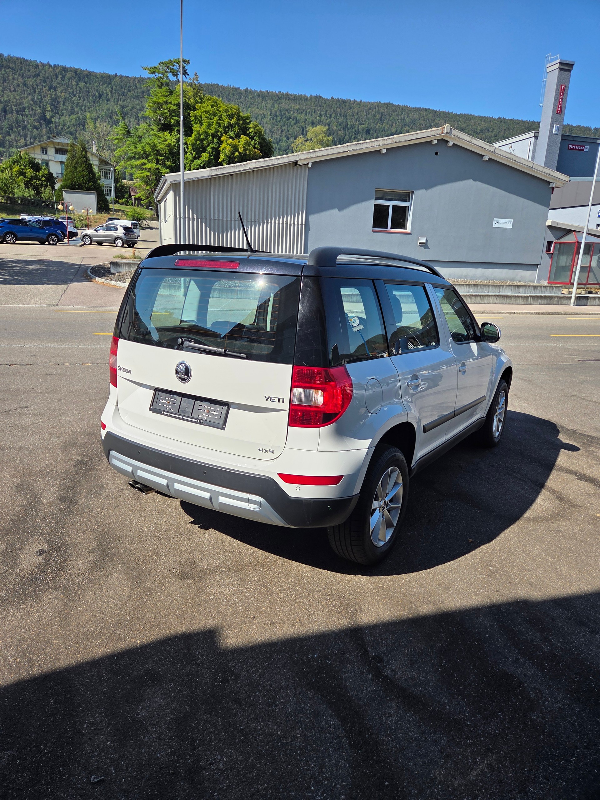 SKODA Yeti 2.0 TDI Ambition Outdoor 4x4 DSG-image-2