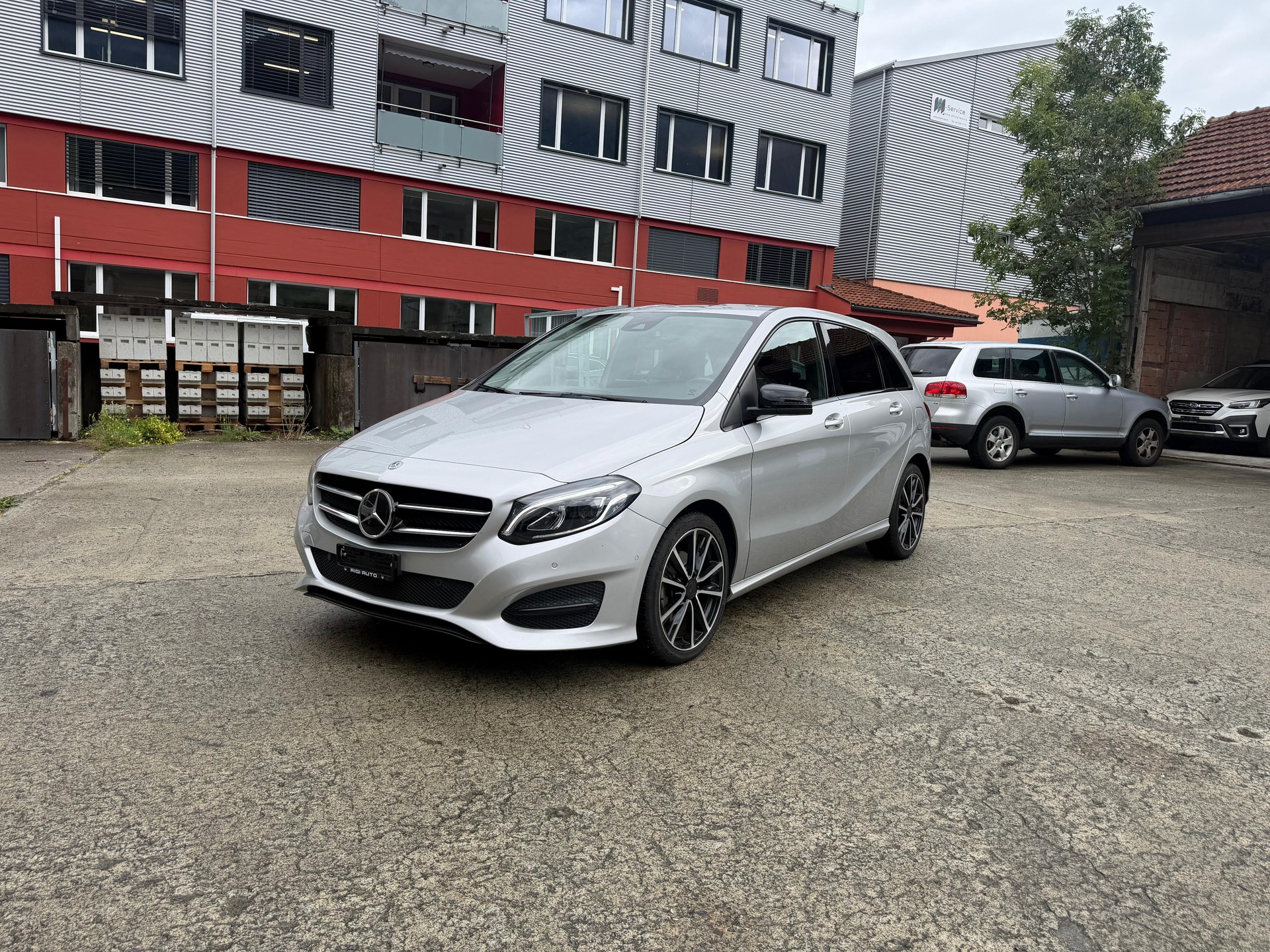 MERCEDES-BENZ B 220 CDI Swiss Star Edition Urban 4Matic 7G-DCT-image-1