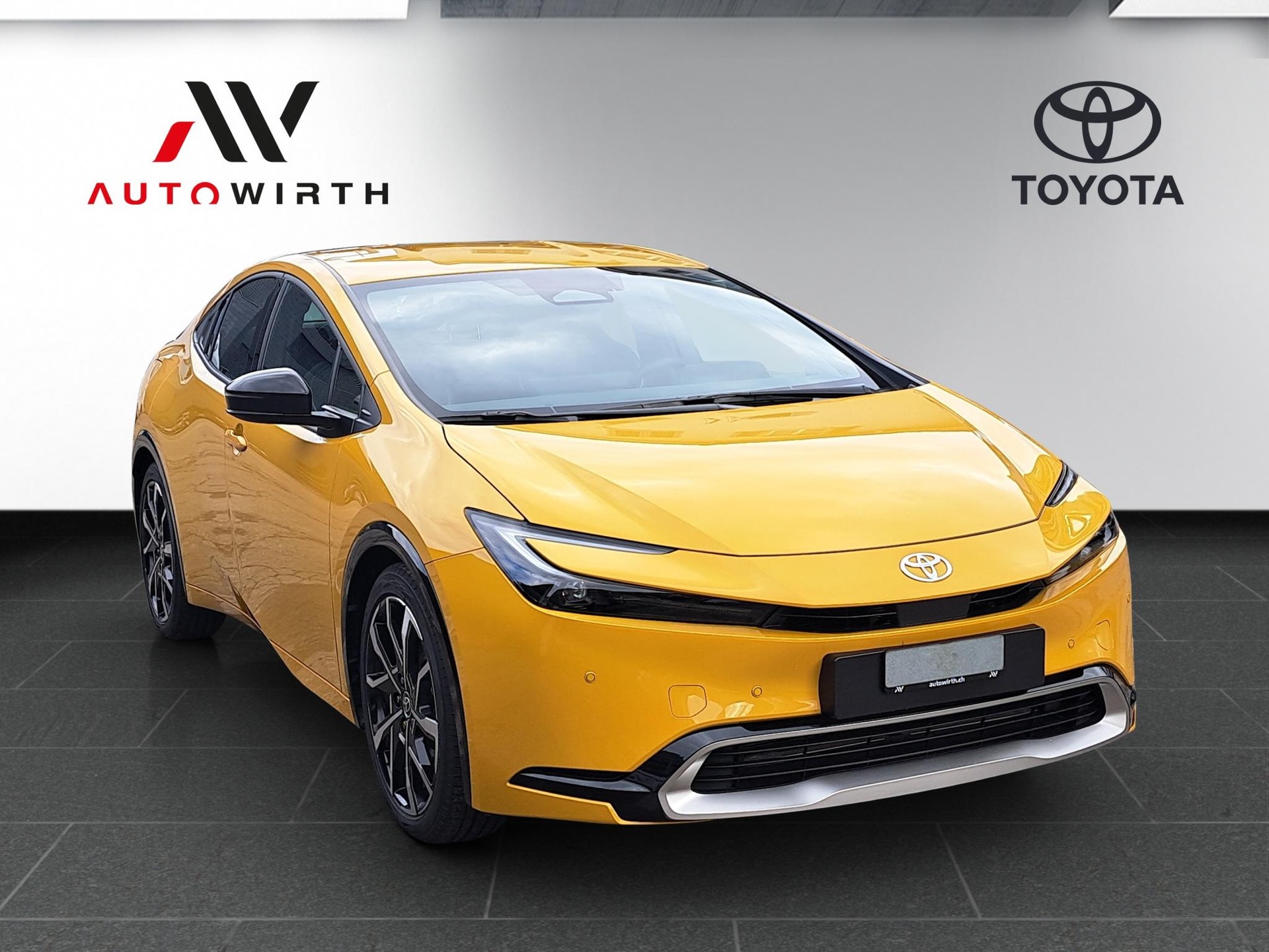 TOYOTA Prius 2.0 Plug-In-Hybrid Style-image-2