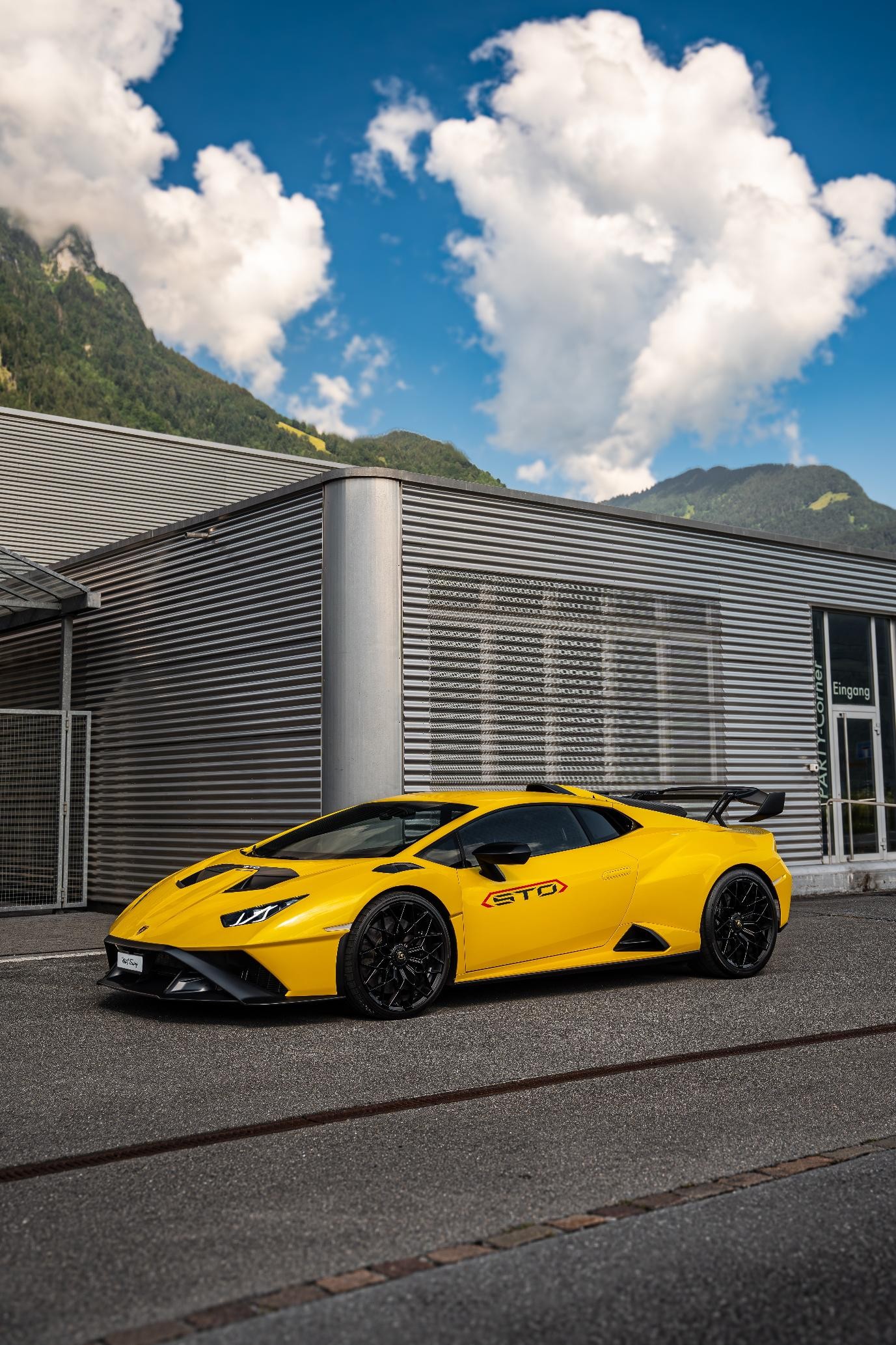 LAMBORGHINI Huracan STO Coupé DCT RWD-image-0