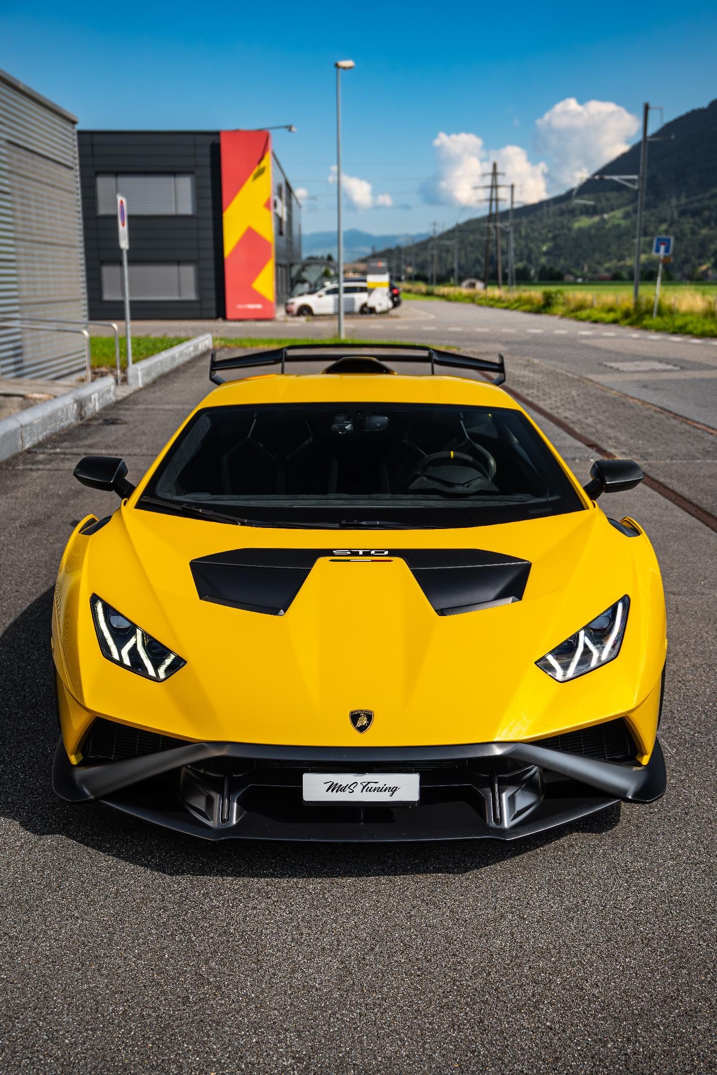 LAMBORGHINI Huracan STO Coupé DCT RWD-image-2