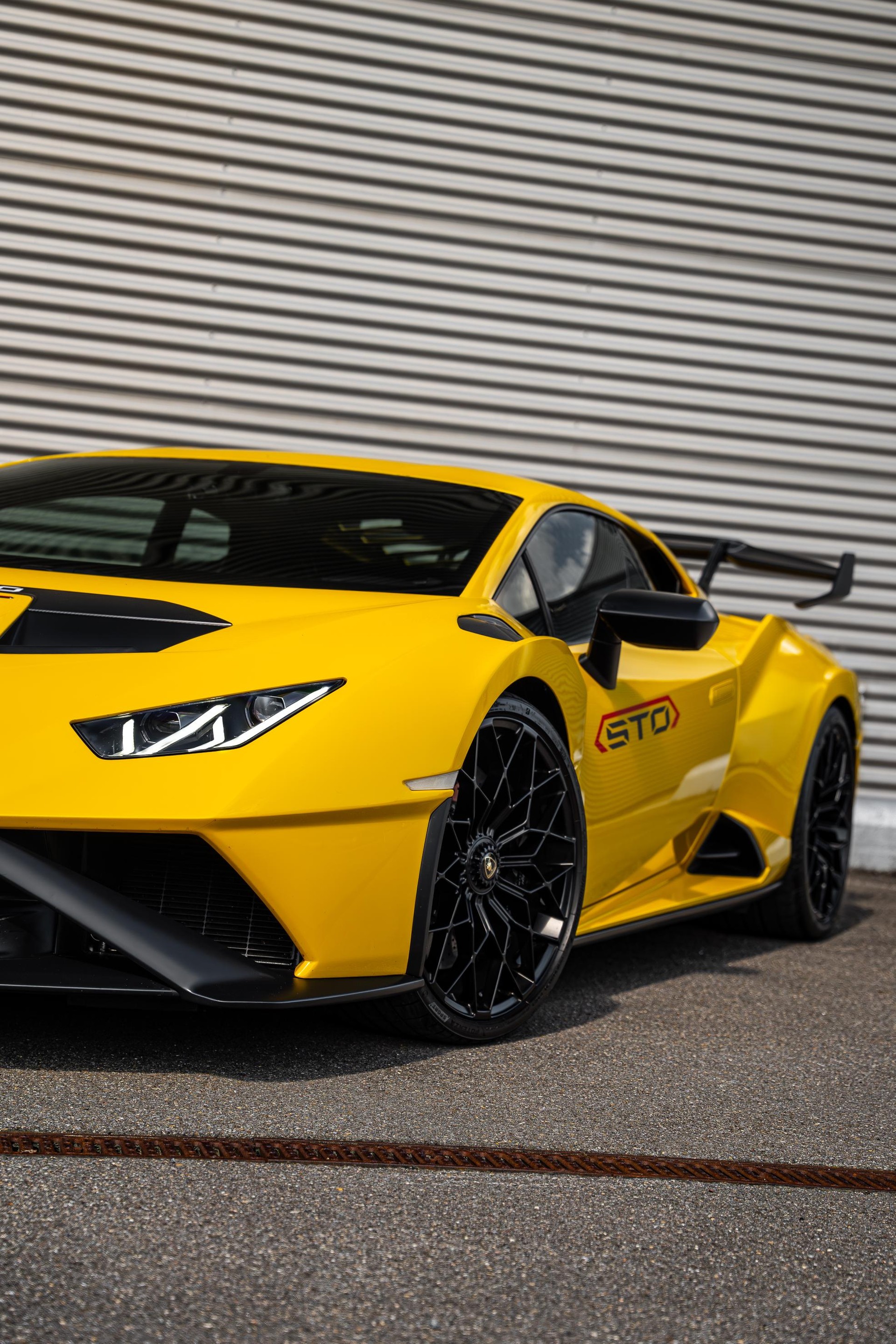 LAMBORGHINI Huracan STO Coupé DCT RWD-image-4