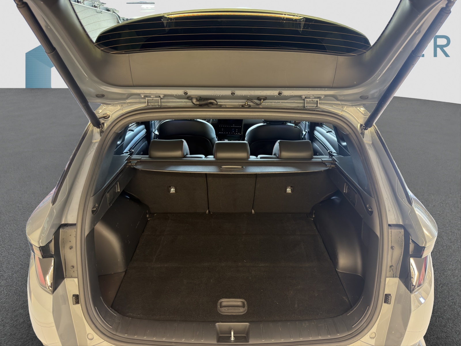 HYUNDAI TUCSON 1.6 T-GDi PHEV N-Line 4WD-image-6