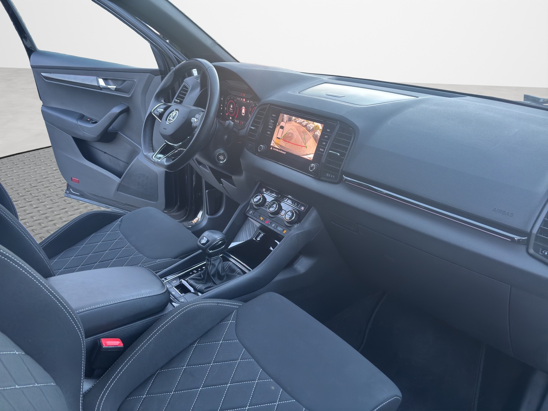SKODA Karoq 1.5 TSI ACT SportLine DSG-image-13