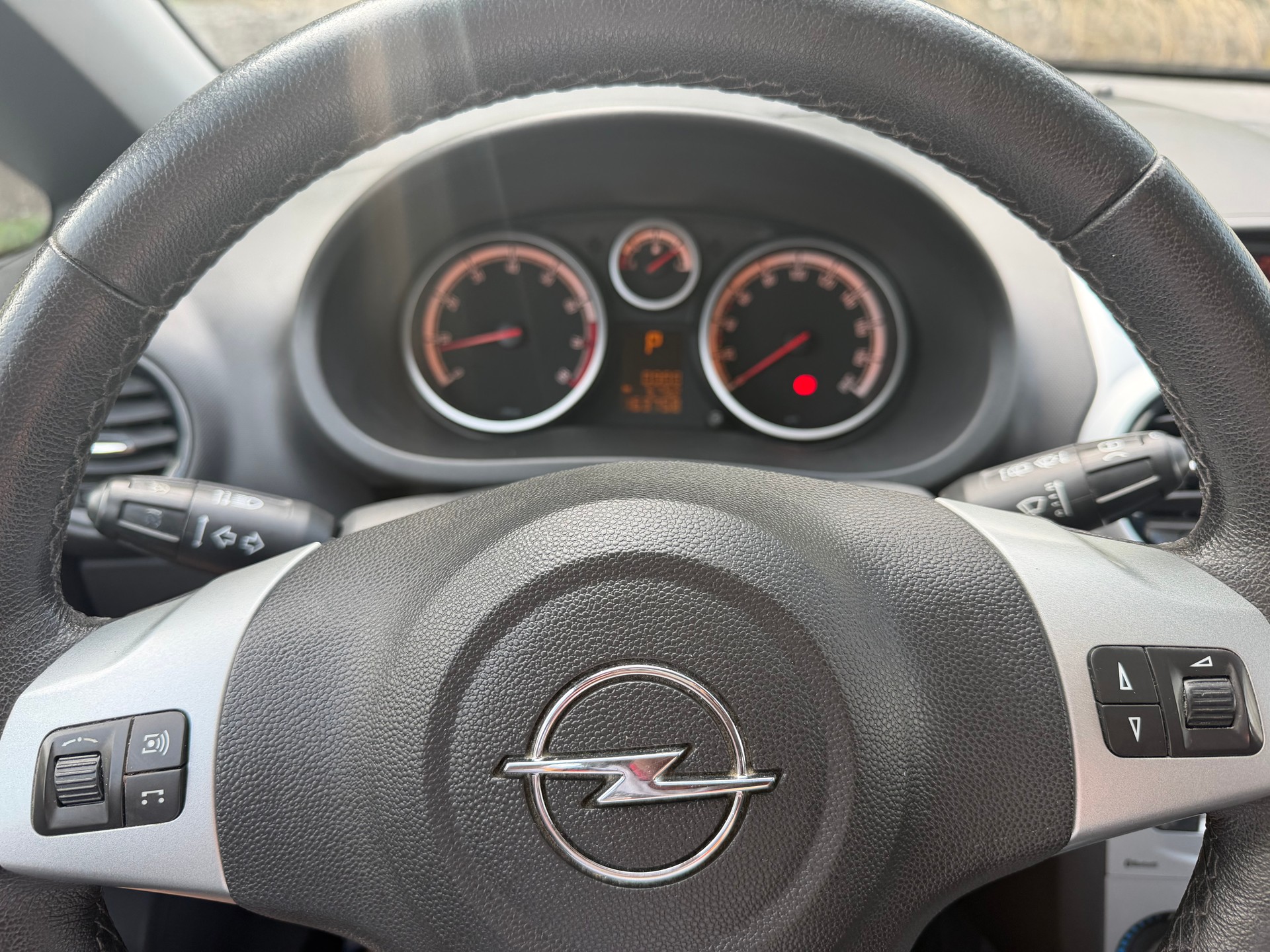 OPEL Corsa 1.4 TP Anniversary Edition Automatic-image-10