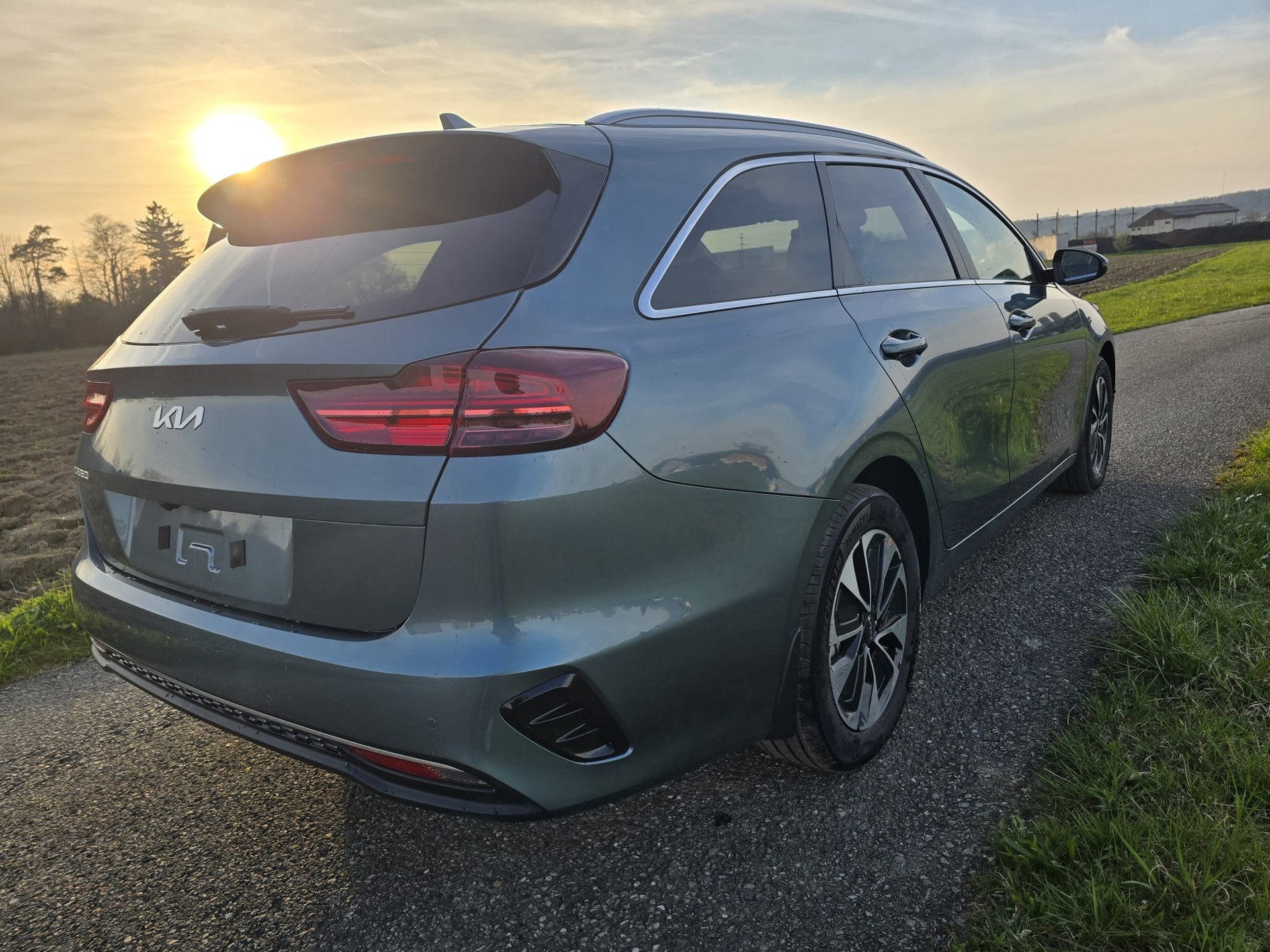KIA Ceed 1.5 T-GDi MHEV Power DCT-image-8