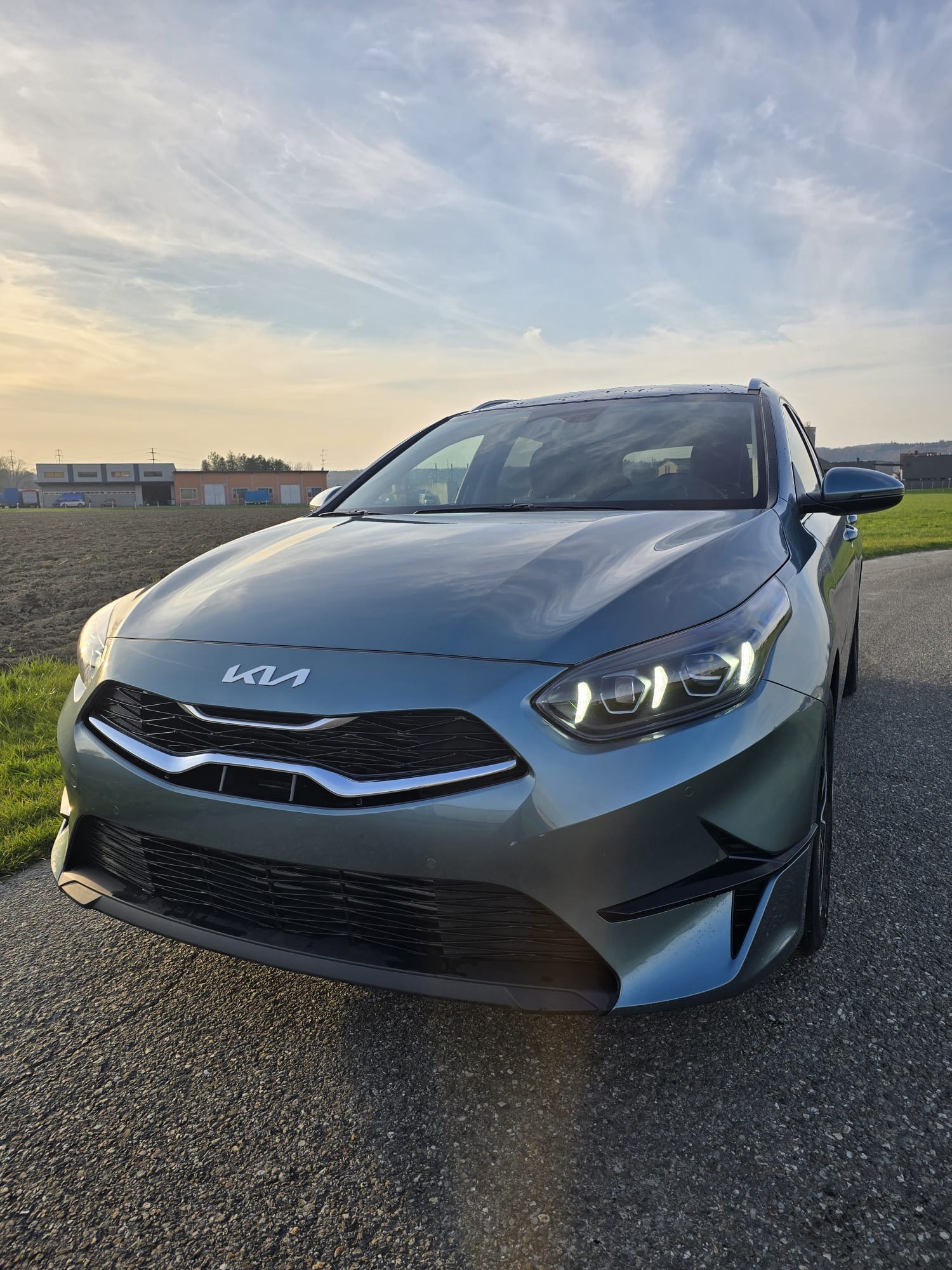 KIA Ceed 1.5 T-GDi MHEV Power DCT-image-1