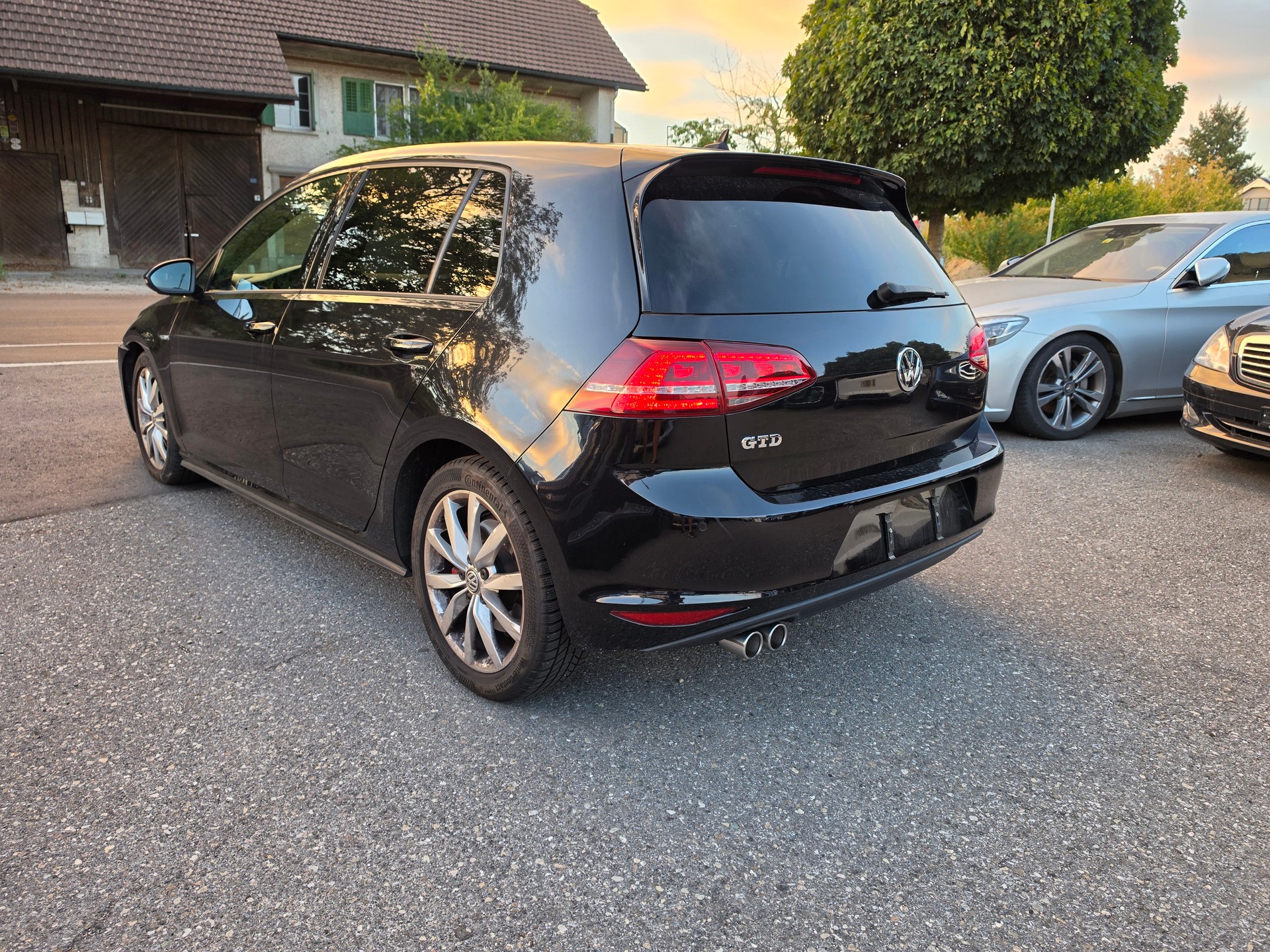 VW Golf 2.0 TDI GTD-image-2