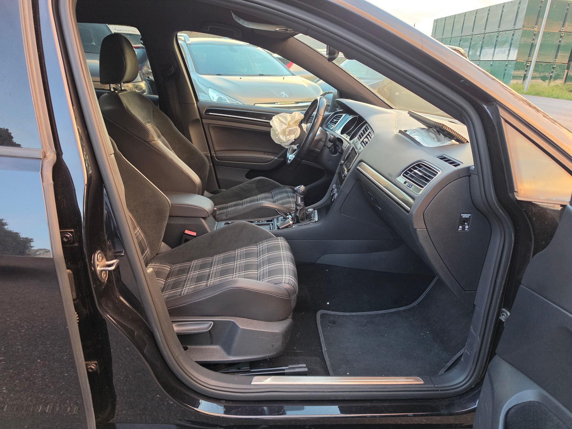 VW Golf 2.0 TDI GTD-image-10
