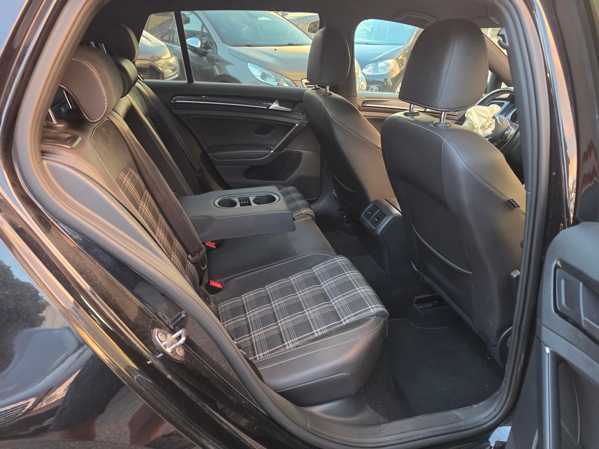 VW Golf 2.0 TDI GTD-image-12