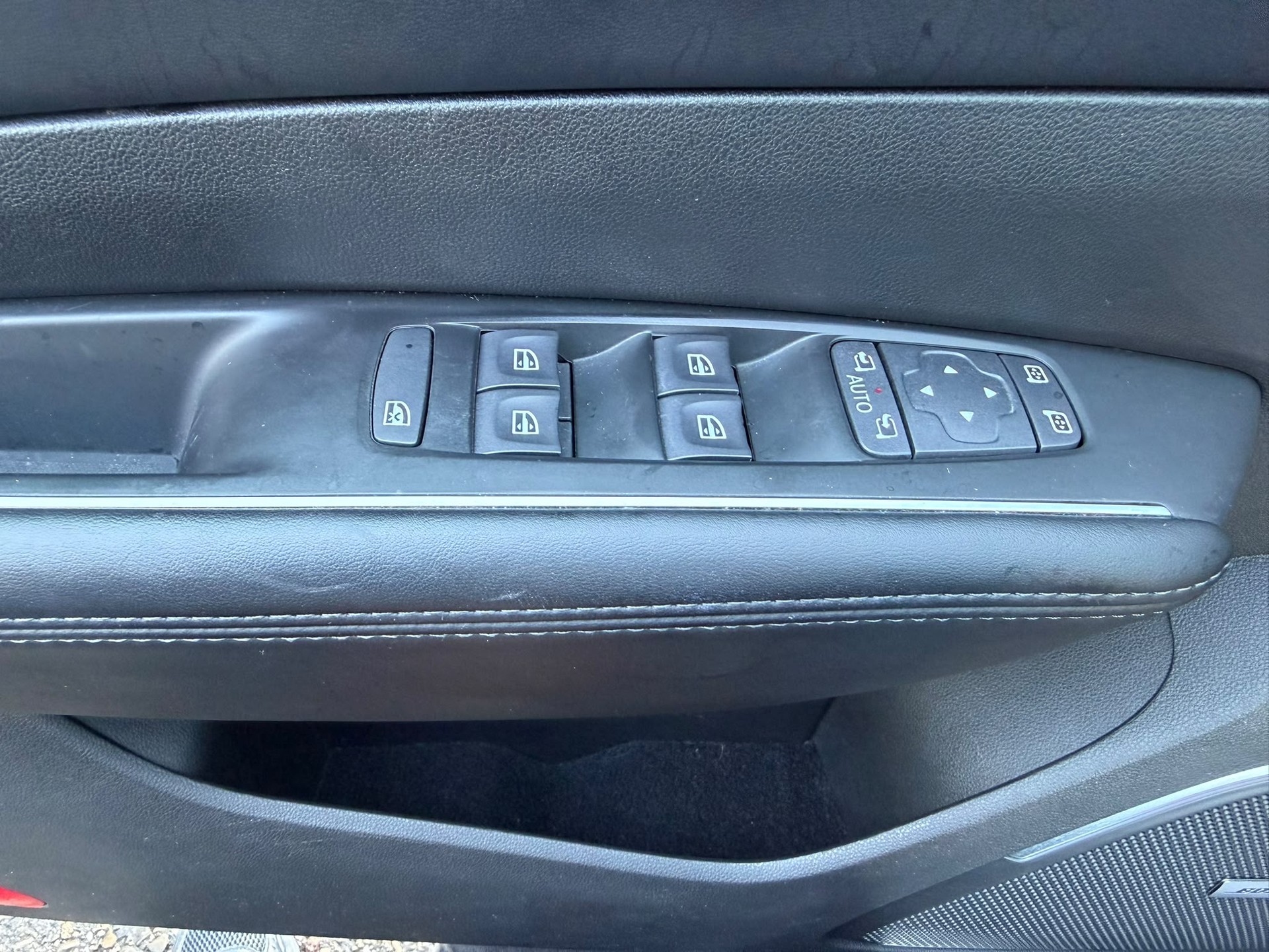 RENAULT Talisman Grandtour 1.6 dCi Initiale EDC-image-19