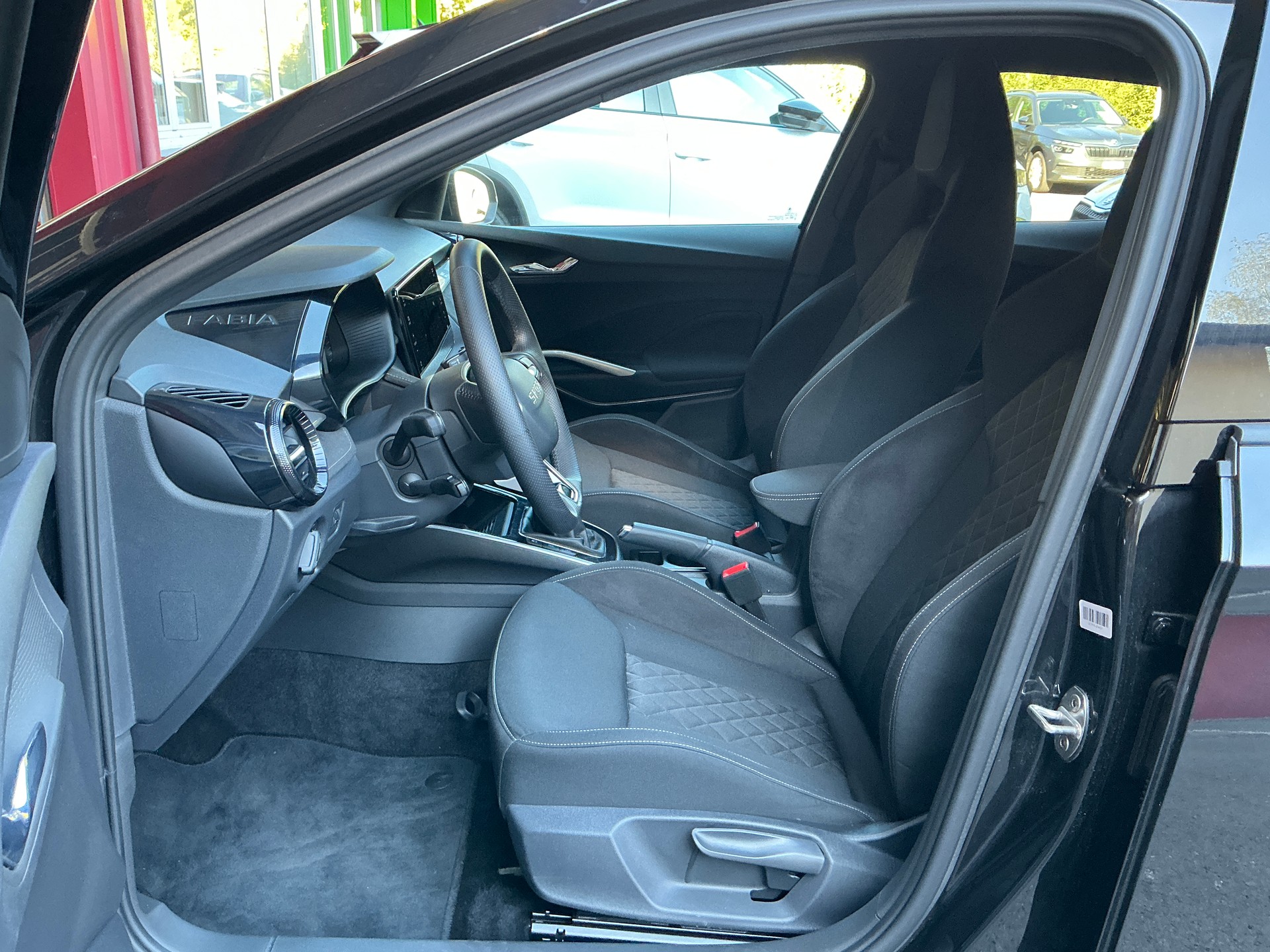 SKODA Fabia 1.0 TSI Selection DSG-image-8