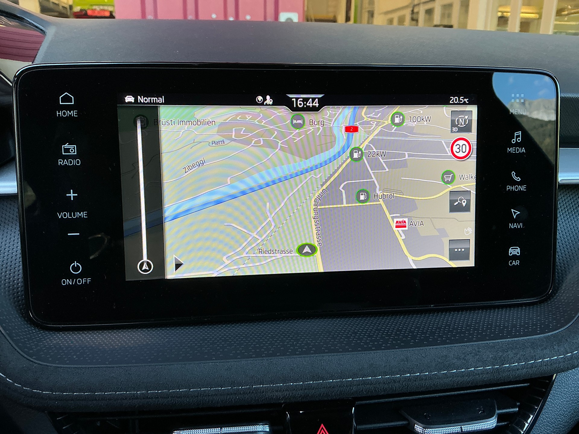 SKODA Fabia 1.0 TSI Selection DSG-image-13