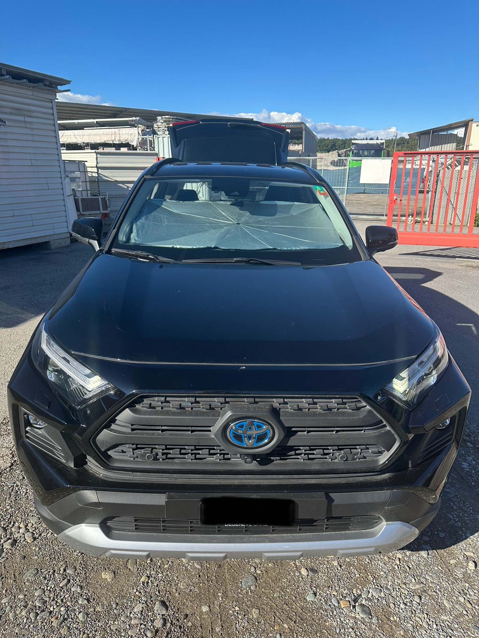 TOYOTA 2.5 HEV Adventure-image-2