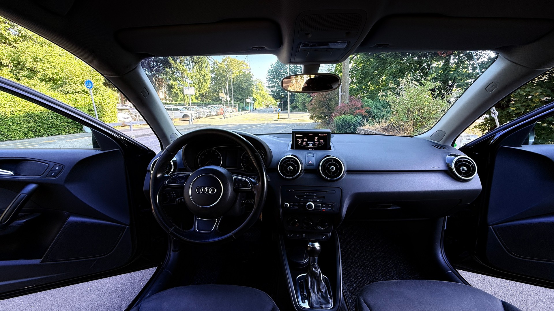 AUDI A1 Sportback 1.4 TFSI Attraction S-tronic-image-8