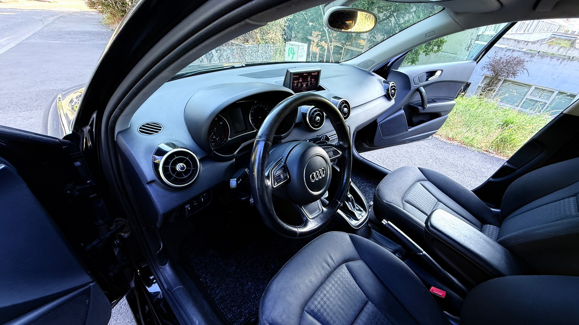 AUDI A1 Sportback 1.4 TFSI Attraction S-tronic-image-10
