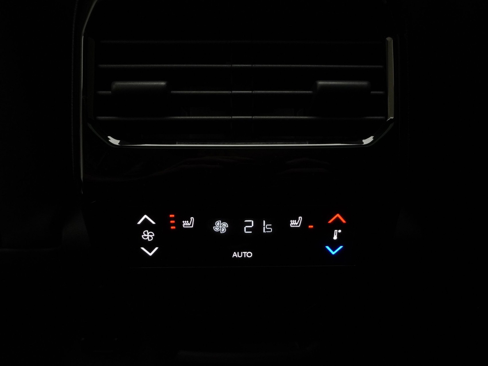 PEUGEOT 5008 1.6 PHEV GT Exclusive 7Plätzer-image-17