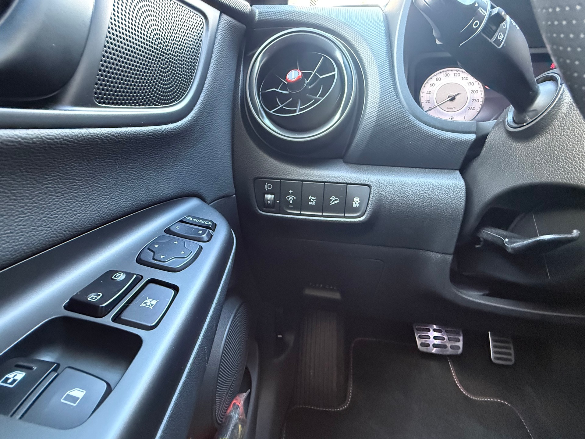 HYUNDAI Kona 1.6 T-GDi N Line 4WD DCT-image-15