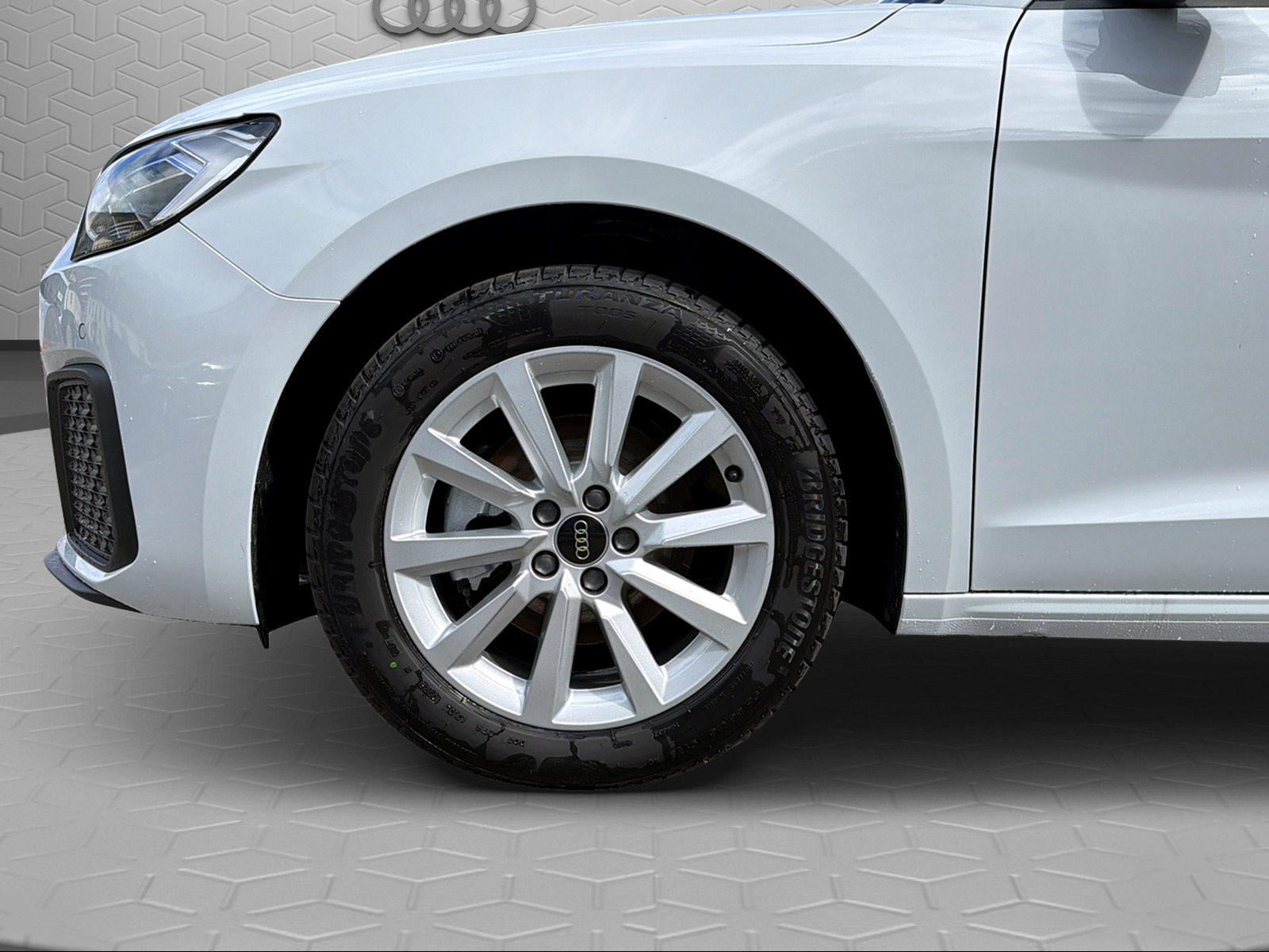 AUDI A1 Sportback 30 TFSI Attraction-image-5