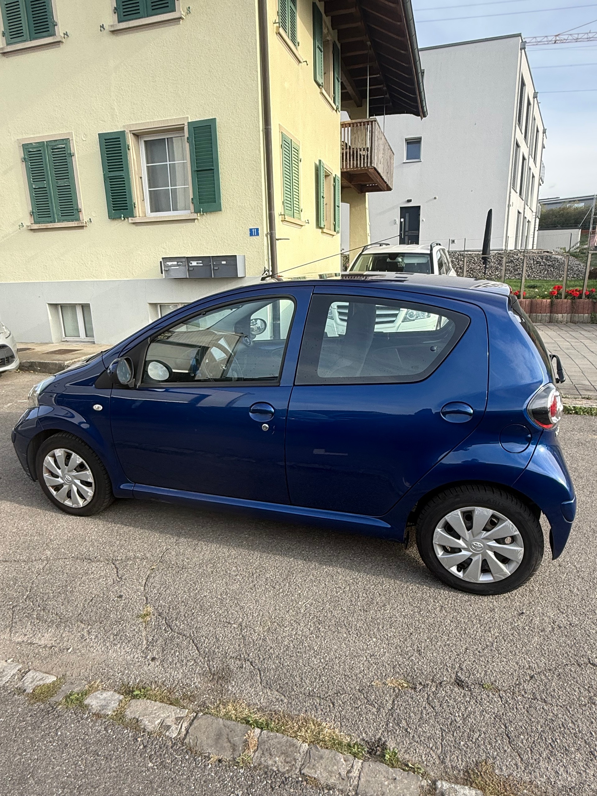 TOYOTA Aygo 1.0 blue MultiMode-image-1