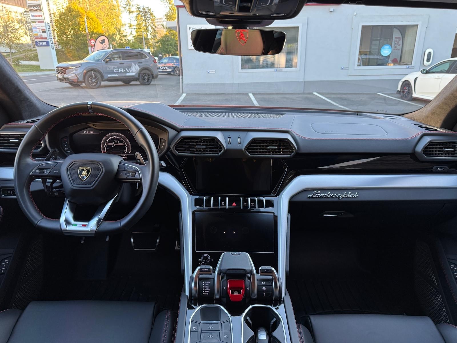 LAMBORGHINI Urus 636-image-2