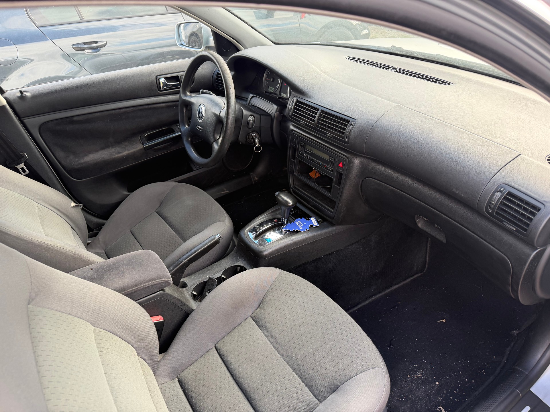 VW Passat Variant 2.0 Trendline-image-5