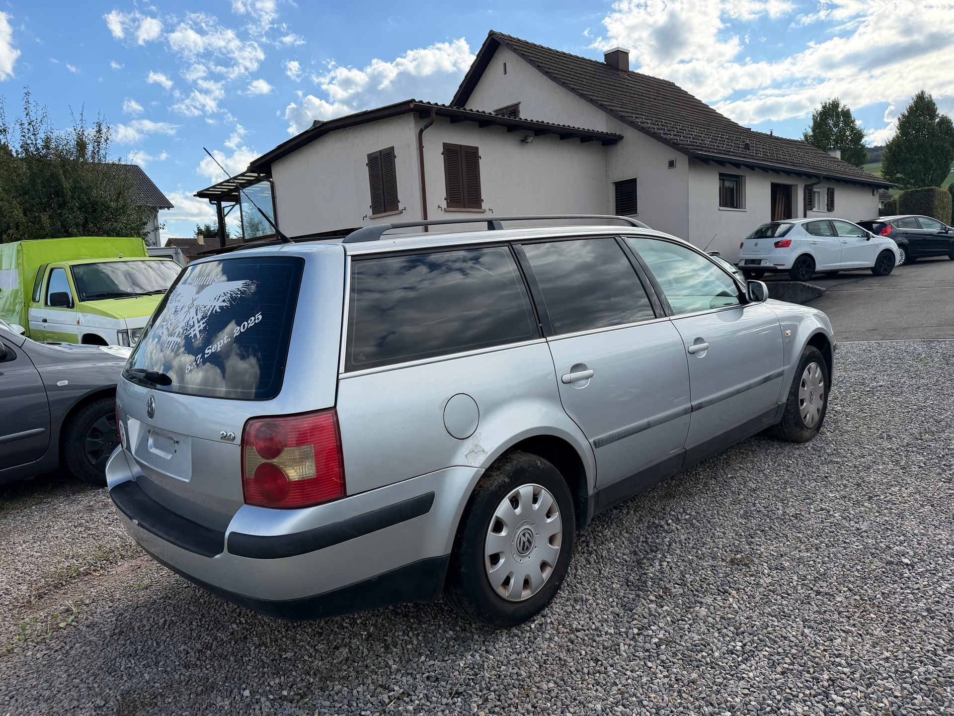 VW Passat Variant 2.0 Trendline-image-2