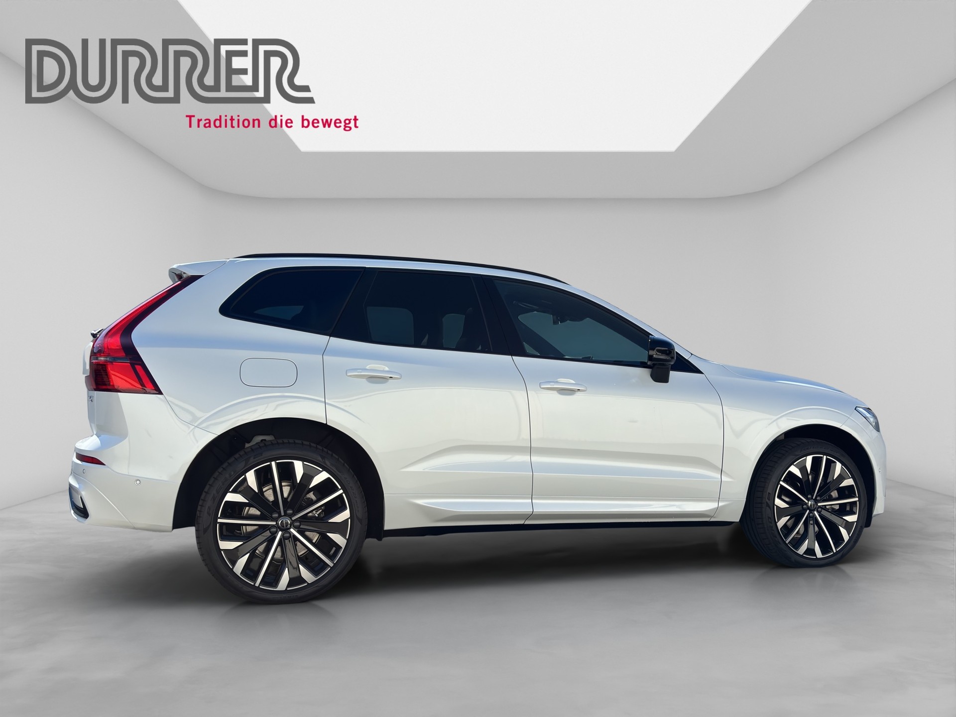 VOLVO XC60 2.0 T6 TE Ultra Dark eAWD-image-4