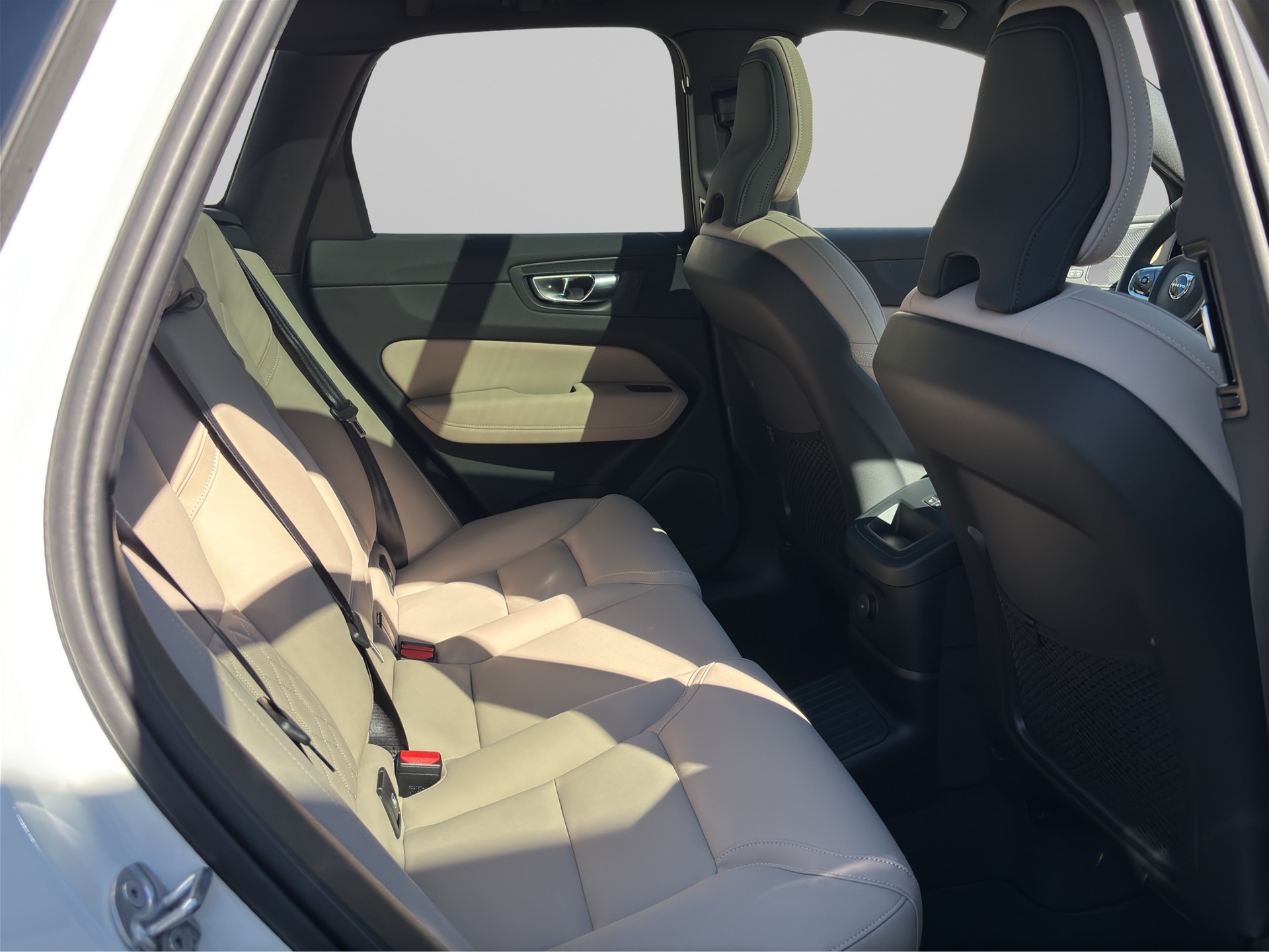 VOLVO XC60 2.0 T6 TE Ultra Dark eAWD-image-14