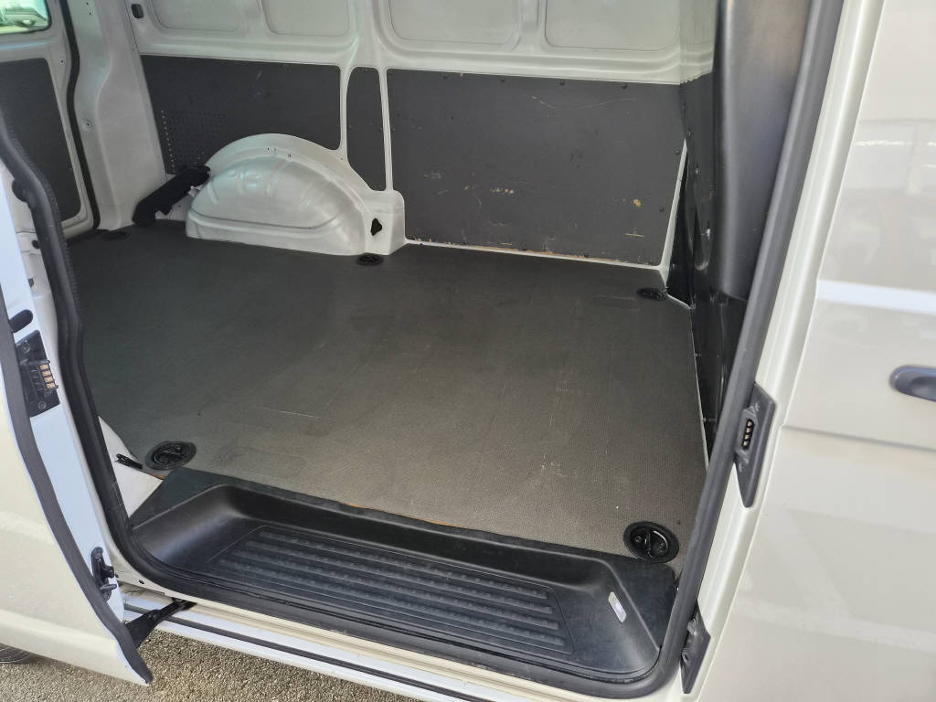 VW T6.1 fourg. 3000 2.0 TDI 110cv (crochet)-image-8