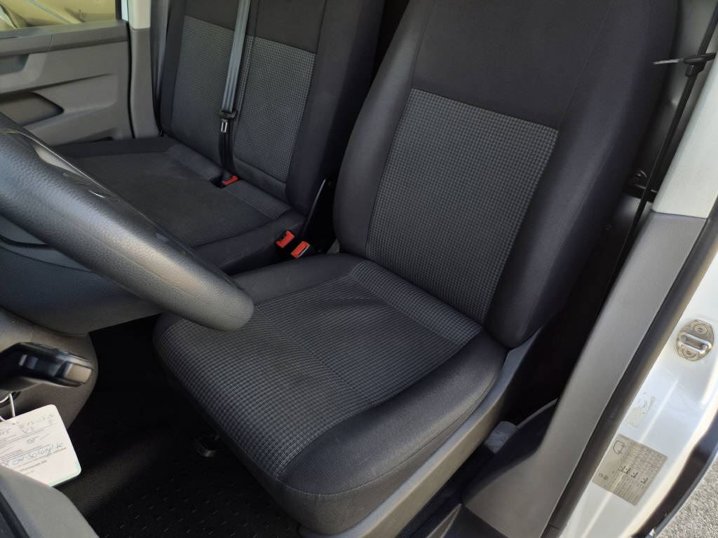 VW T6.1 fourg. 3000 2.0 TDI 110cv (crochet)-image-5