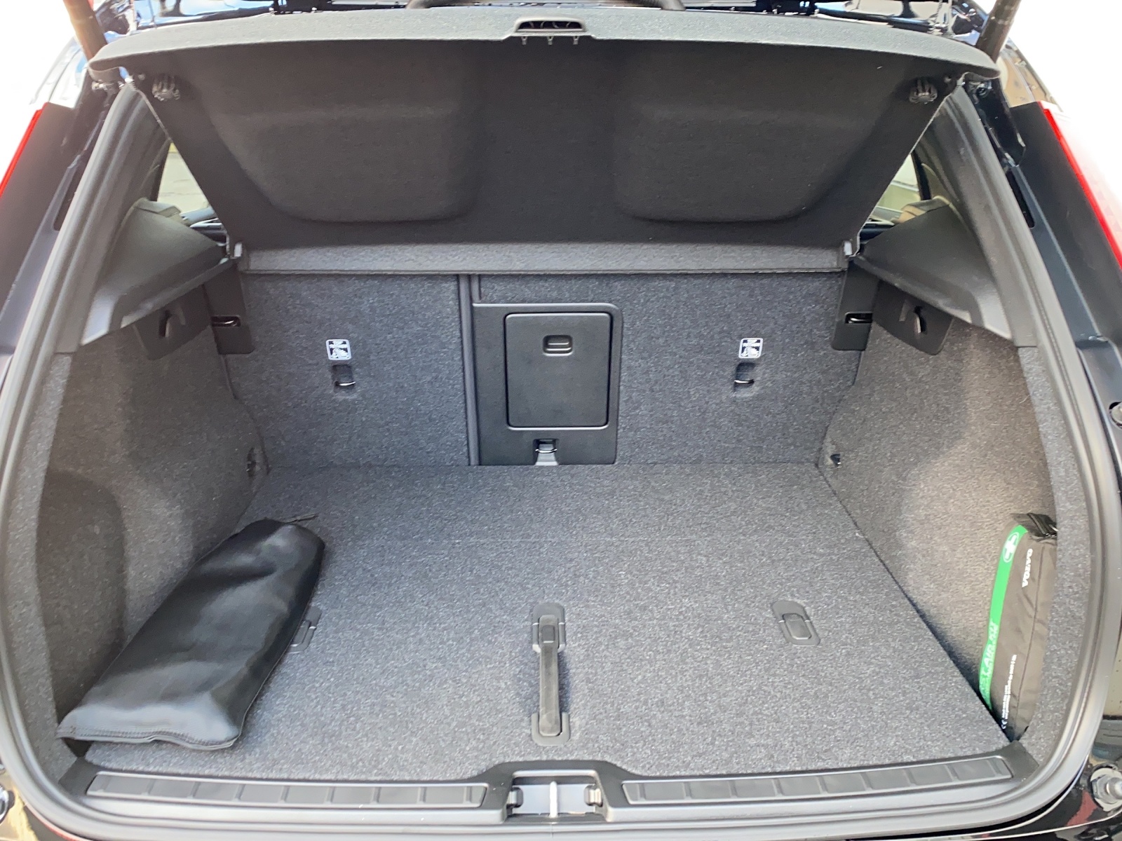 VOLVO XC40 P6 Ultimate-image-10