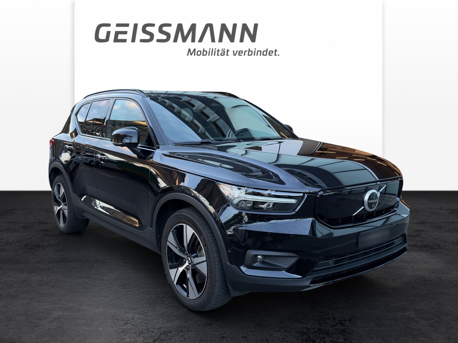 VOLVO XC40 P6 Ultimate-showroom-element-1