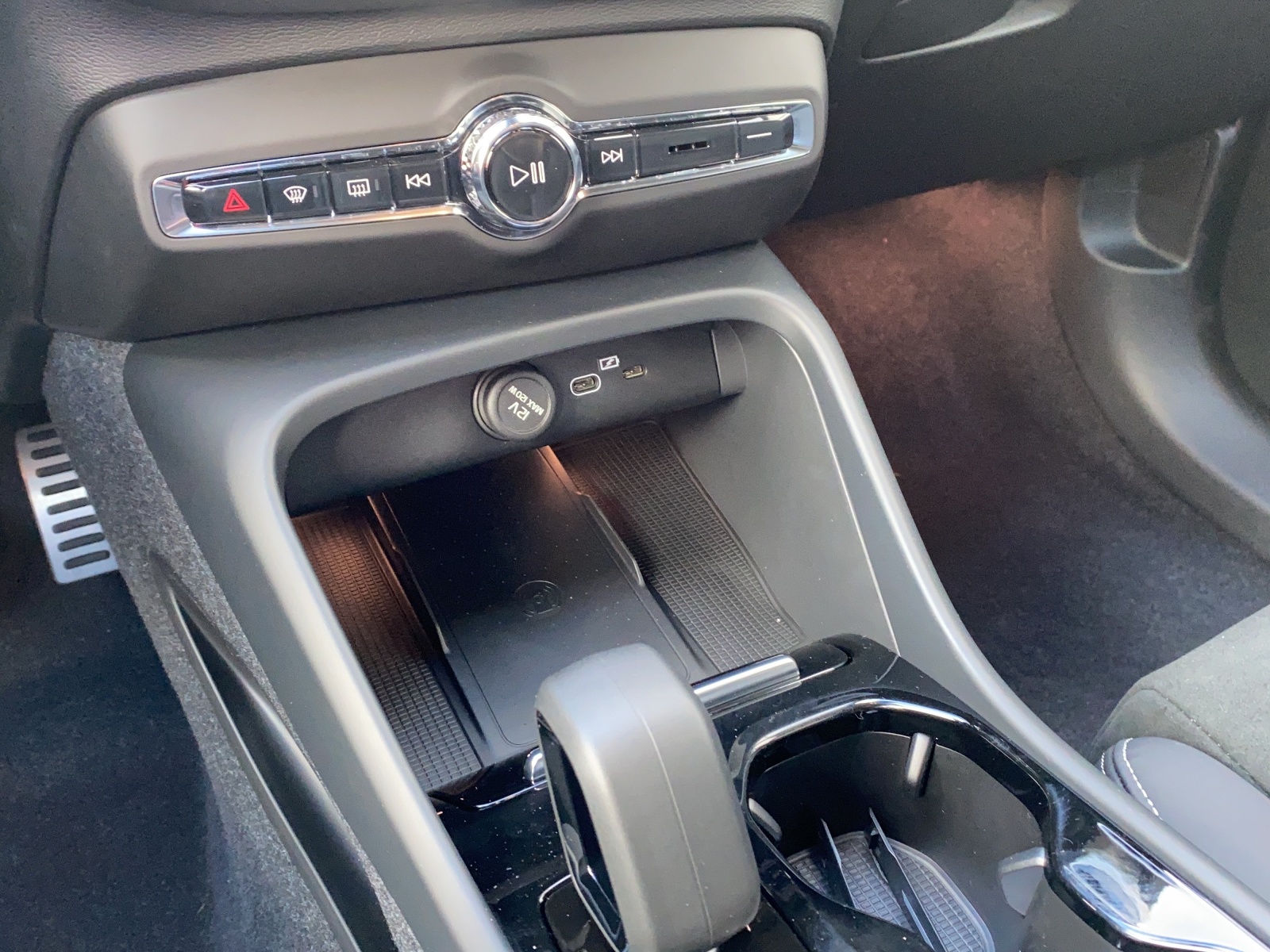 VOLVO XC40 P6 Ultimate-image-7