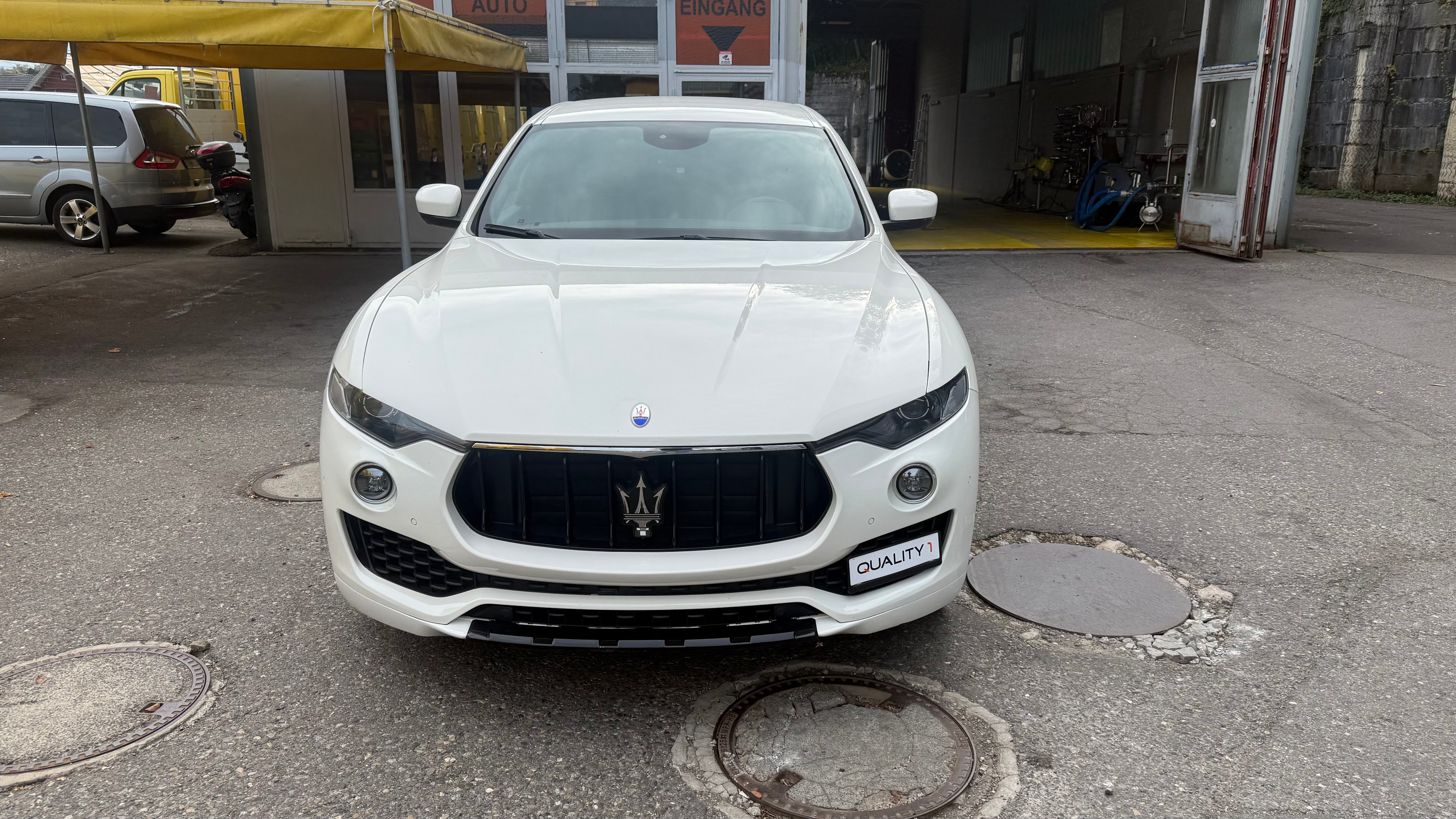 Car photo