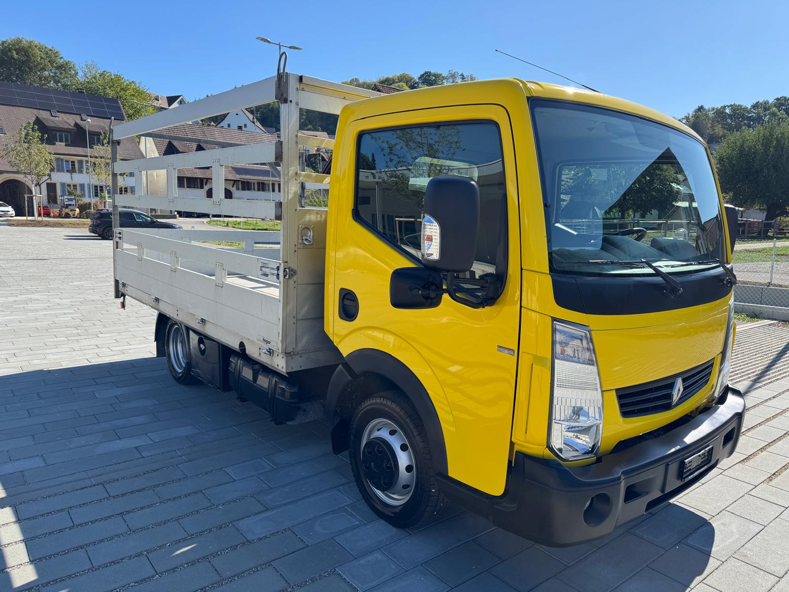 NISSAN CABSTAR-image-3