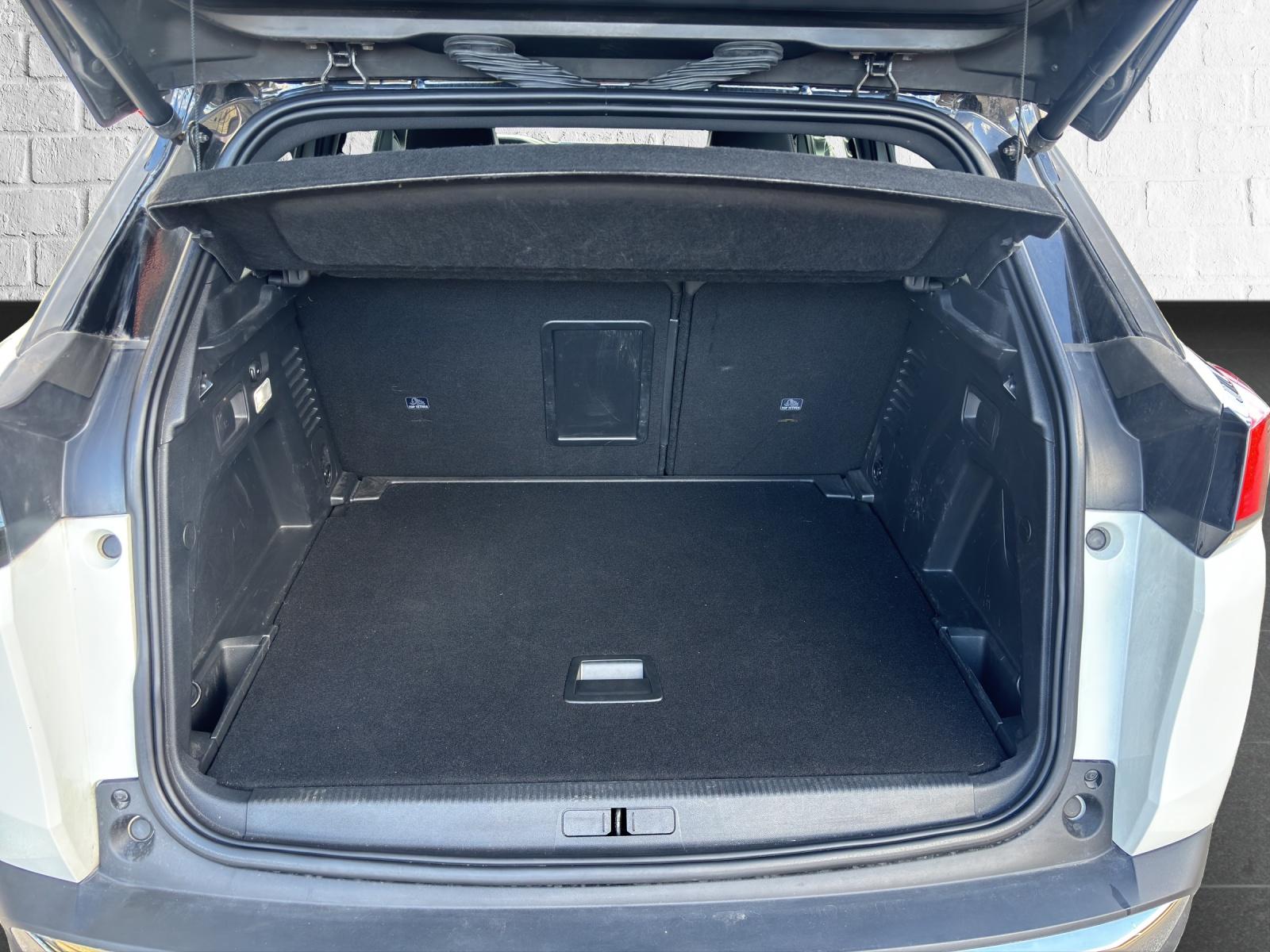 PEUGEOT 3008 1.6 BlueHDi GT Line-image-10