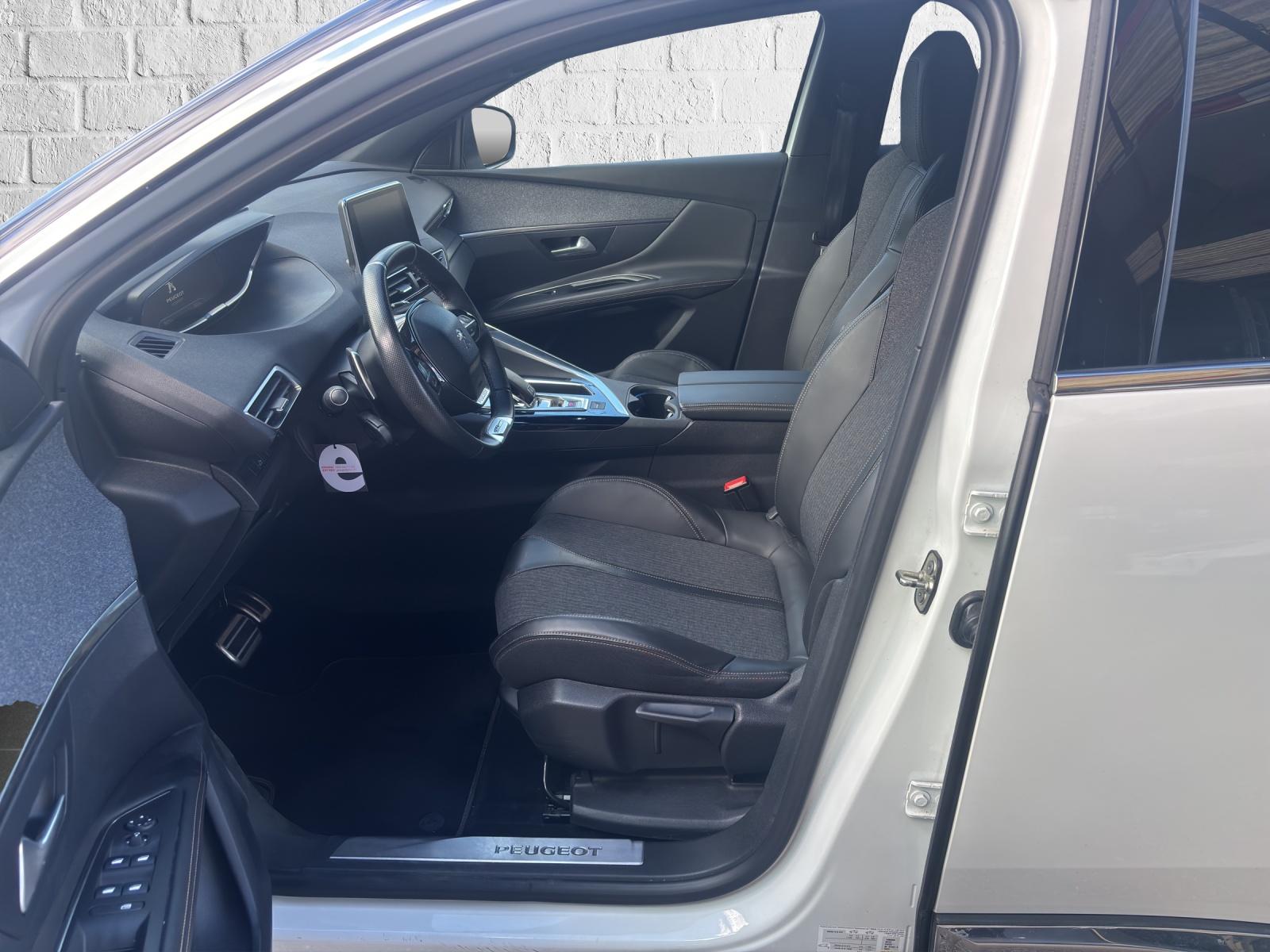 PEUGEOT 3008 1.6 BlueHDi GT Line-image-8