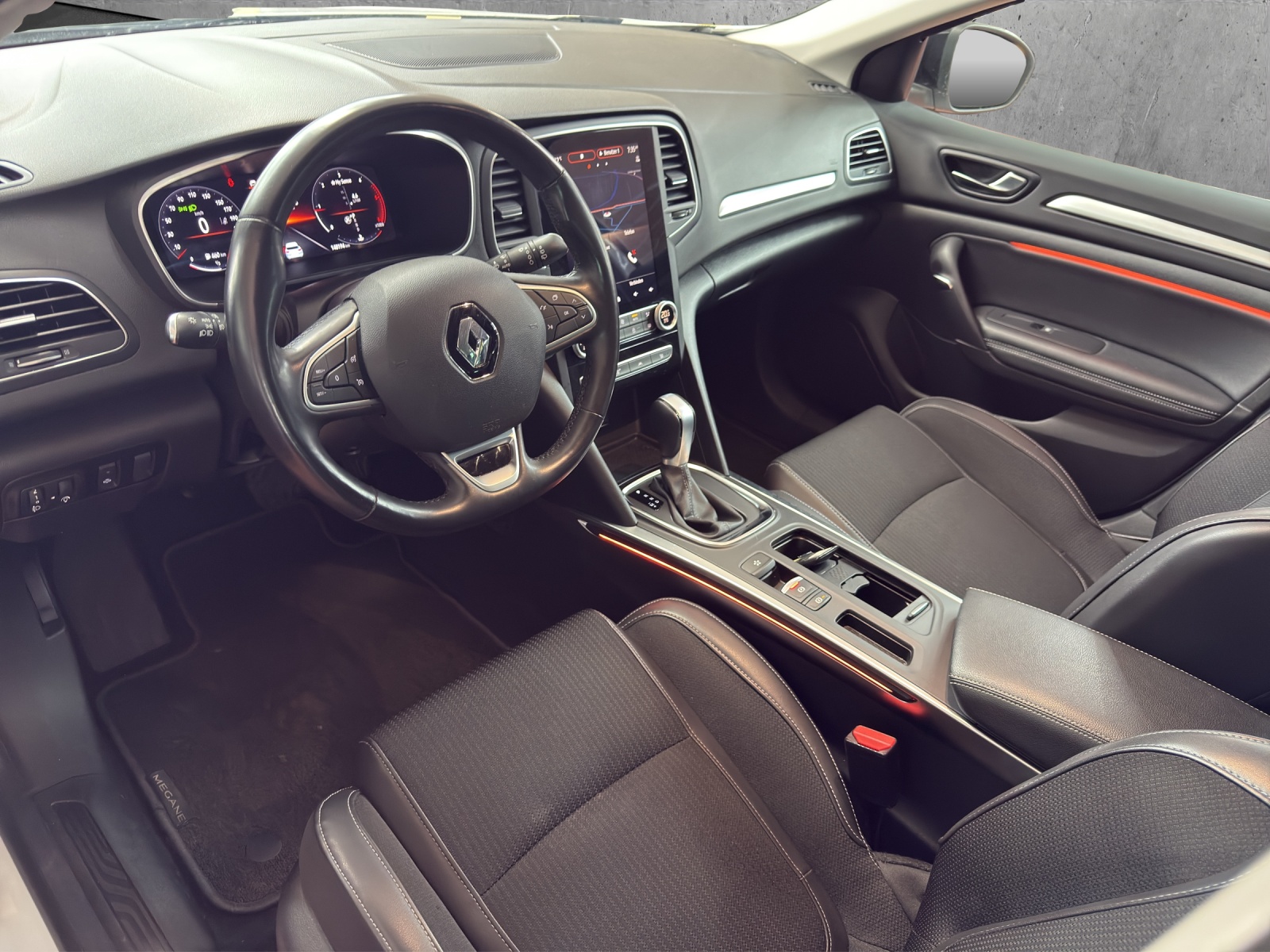 RENAULT Mégane Grandtour 1.5 dCi Techno EDC-image-18