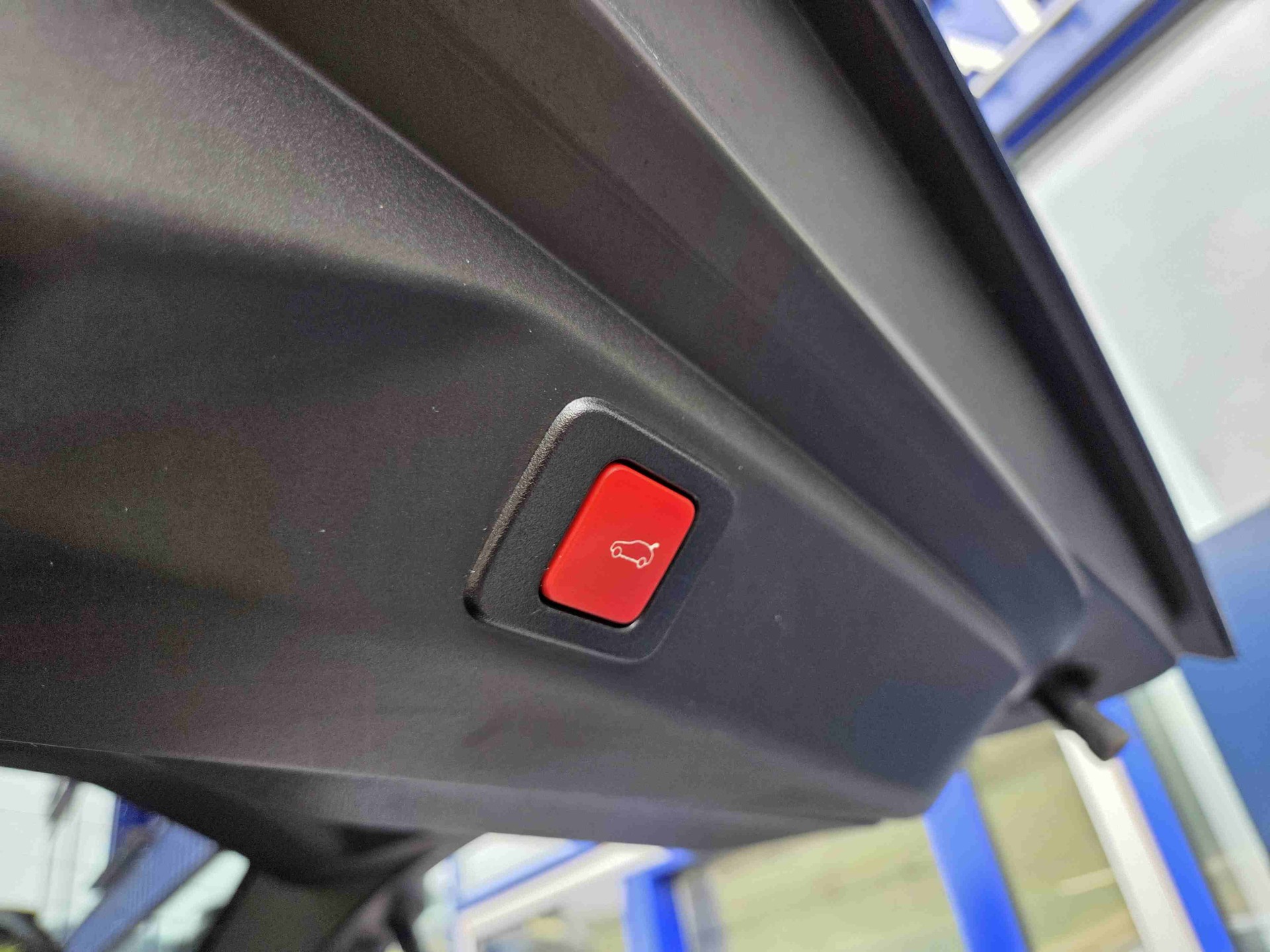 PEUGEOT 3008 1.2 Hybrid GT-image-14