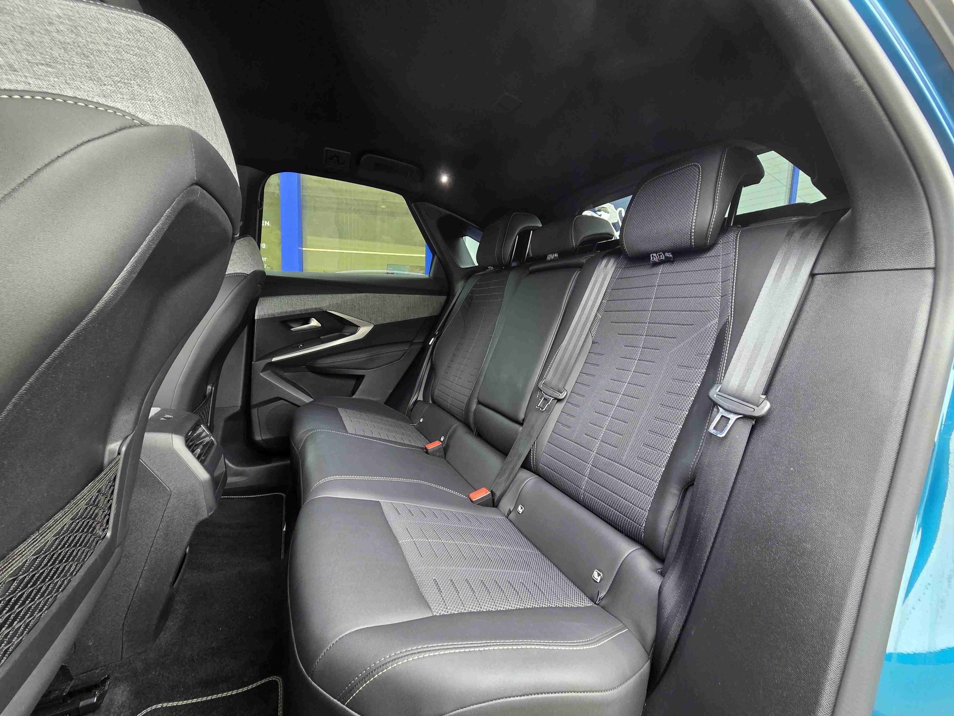 PEUGEOT 3008 1.2 Hybrid GT-image-8