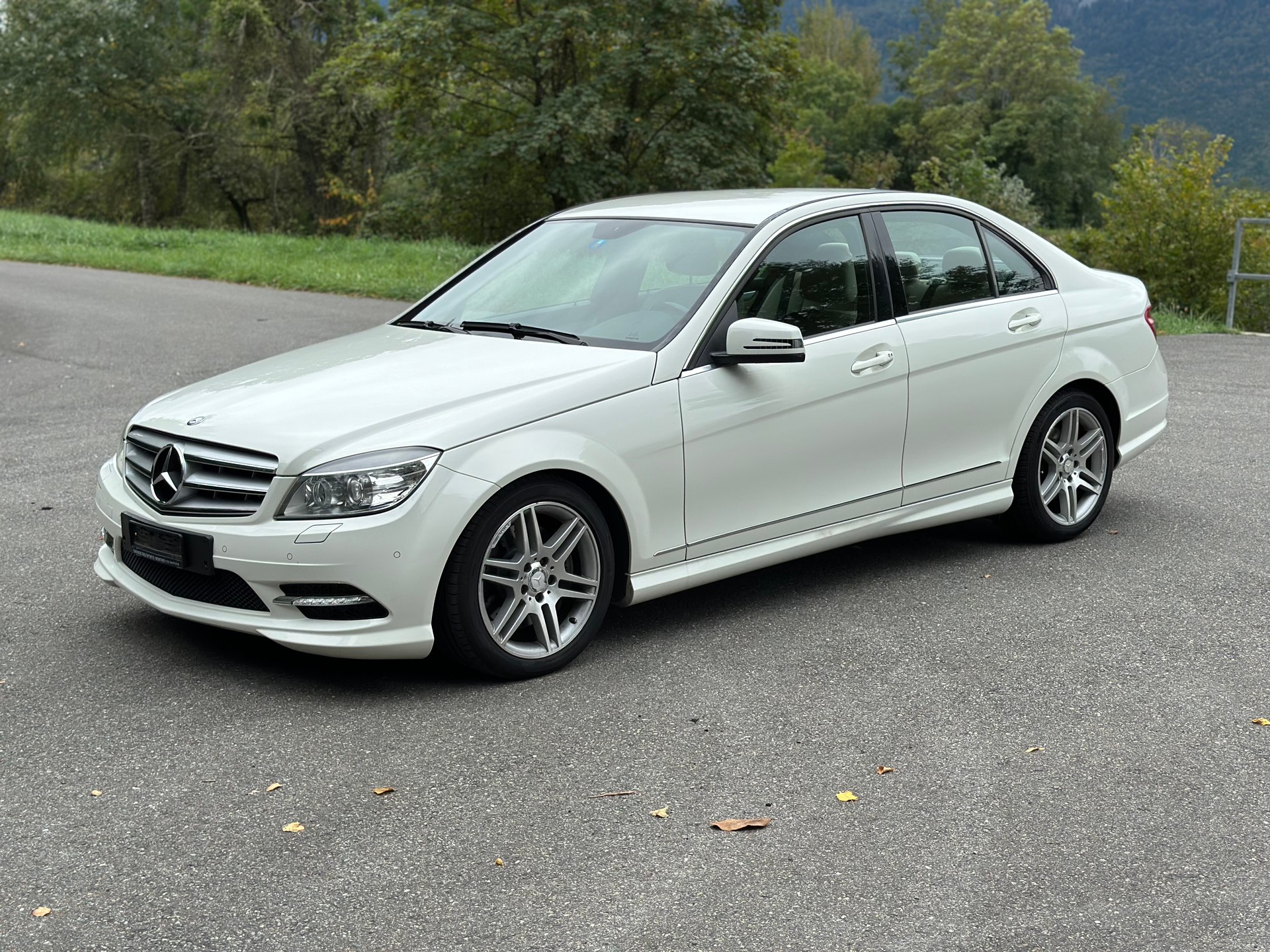 MERCEDES-BENZ C 300 4Matic AMG-Line-image-4