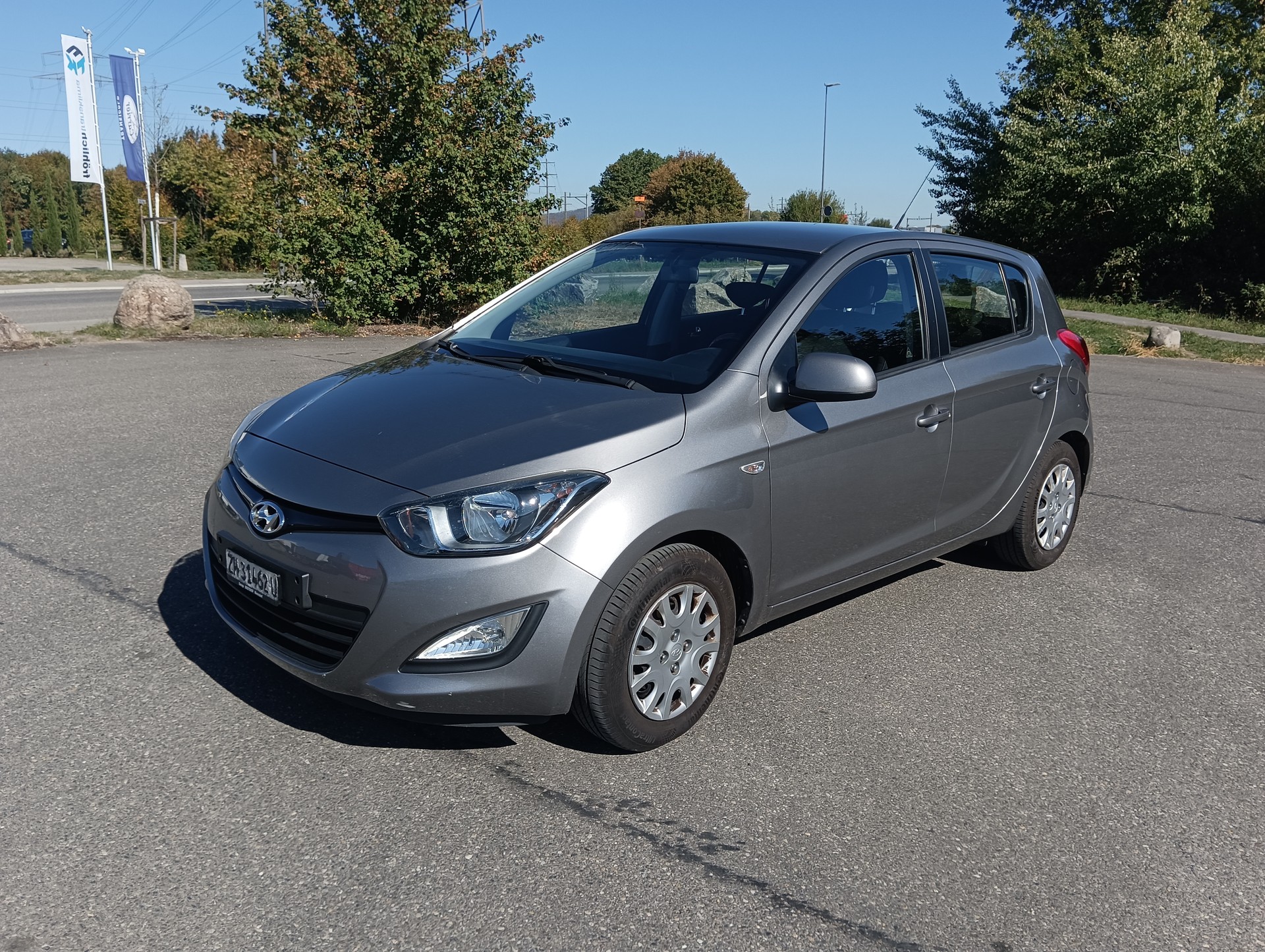 HYUNDAI i20-image-1