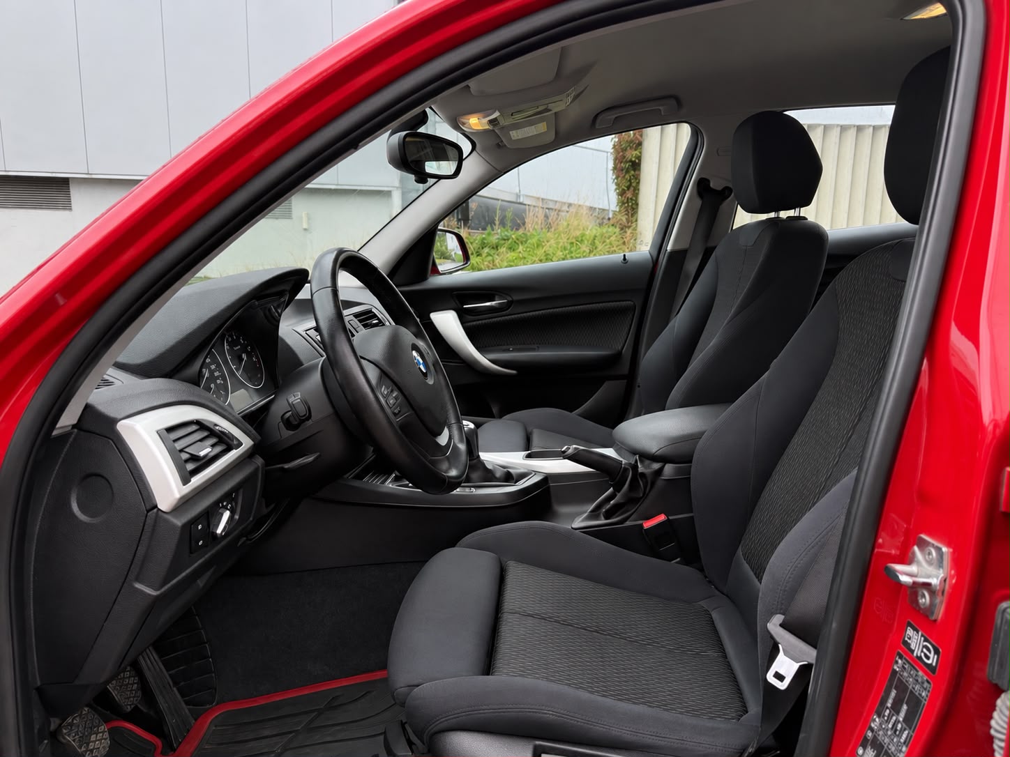 BMW 116i-image-13