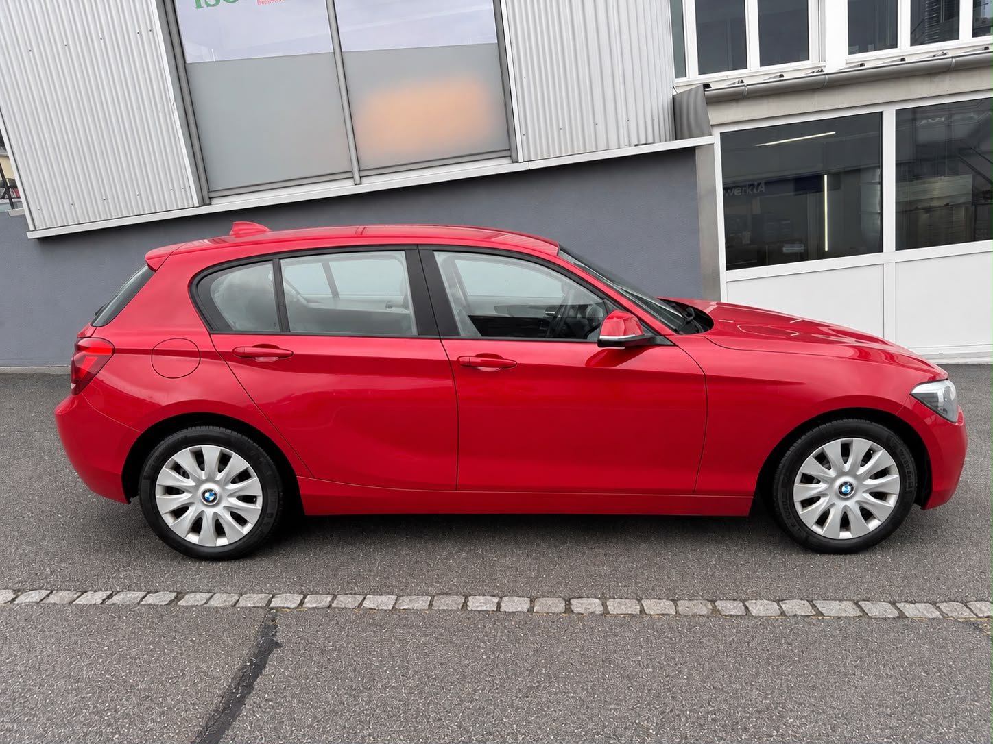 BMW 116i-image-4