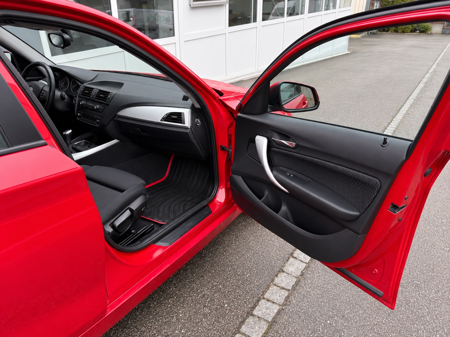BMW 116i-image-14