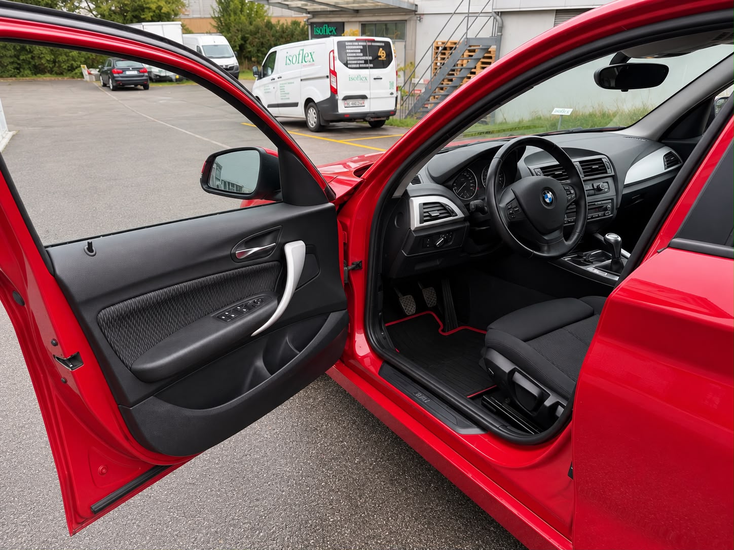 BMW 116i-image-12