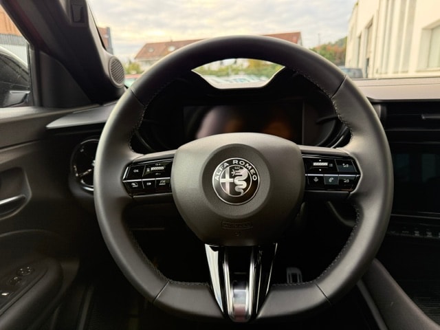 ALFA ROMEO Junior 1.2 48V Hybrid TI Tech Sky MY26-image-14