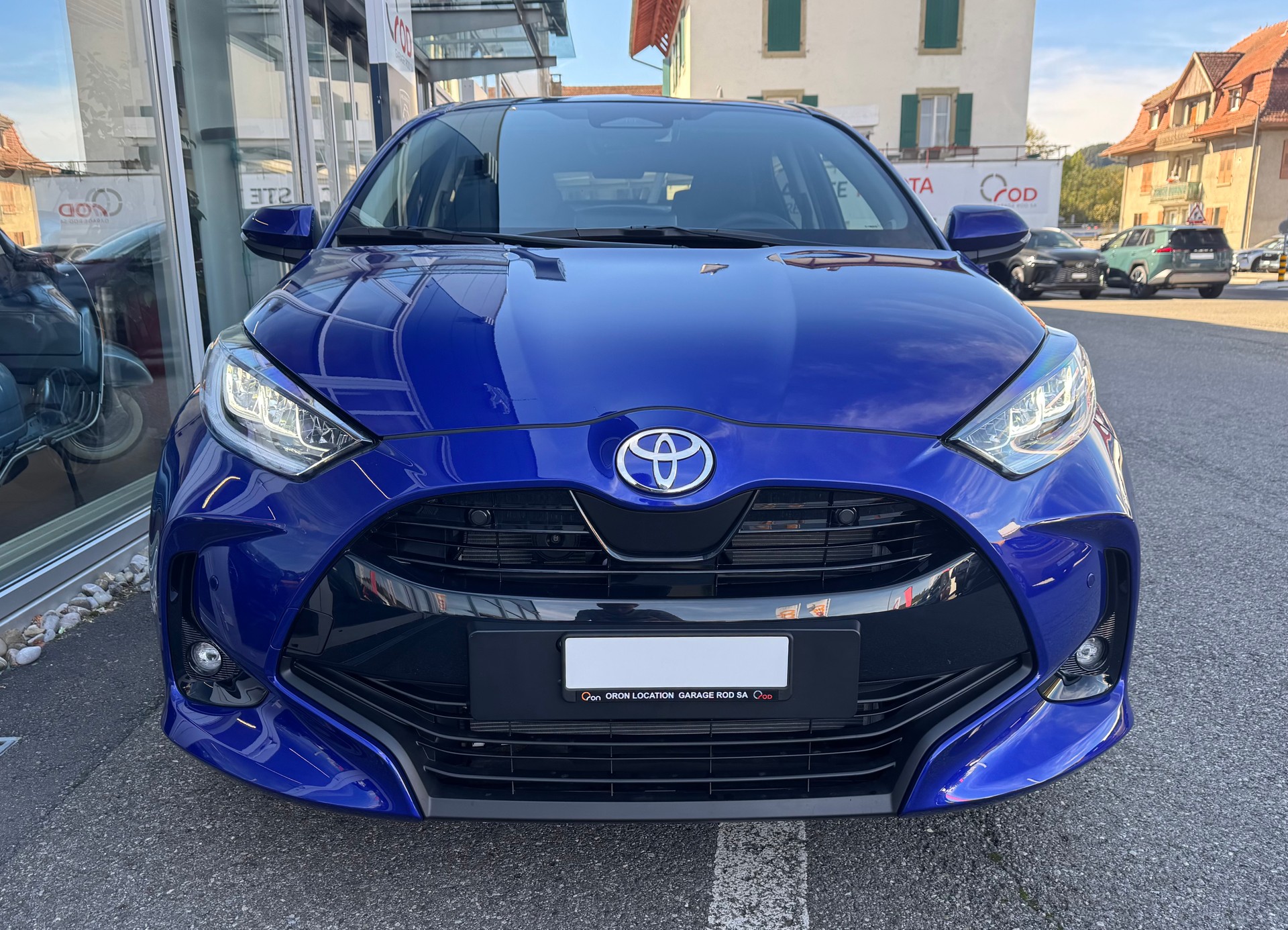 TOYOTA Yaris 1.5 Trend e-CVT-image-1
