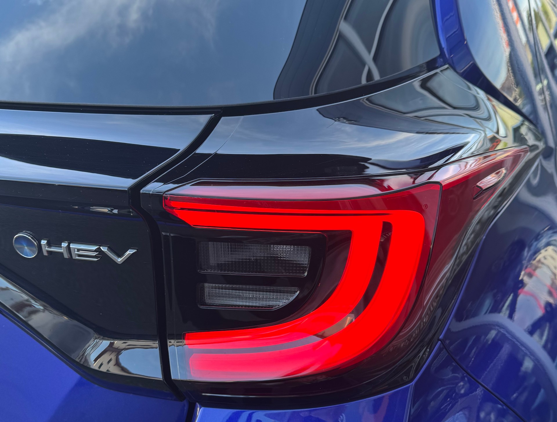 TOYOTA Yaris 1.5 Trend e-CVT-image-6